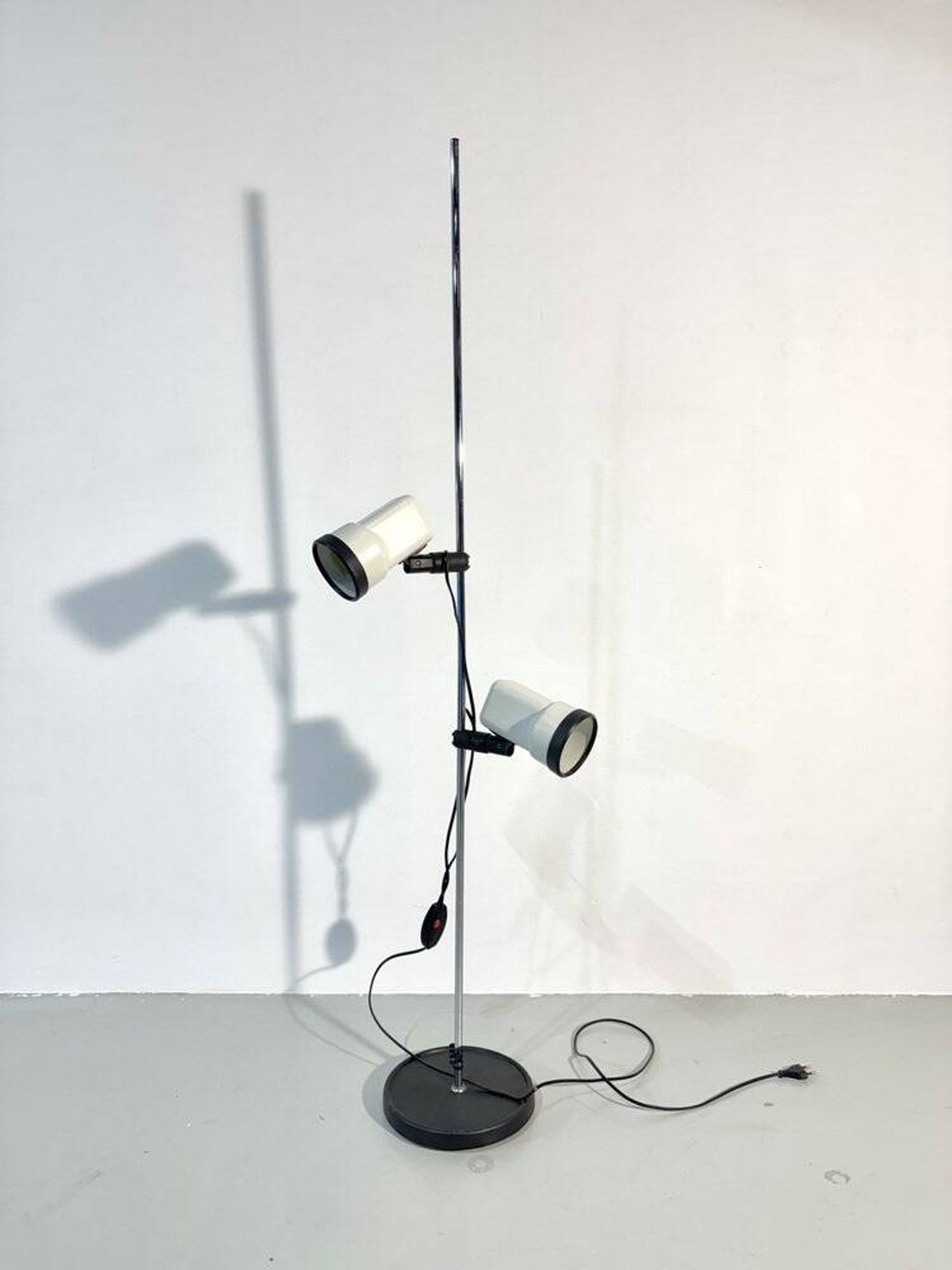 Vintage Dutch floor lamp by Vrieland Design, 1960s