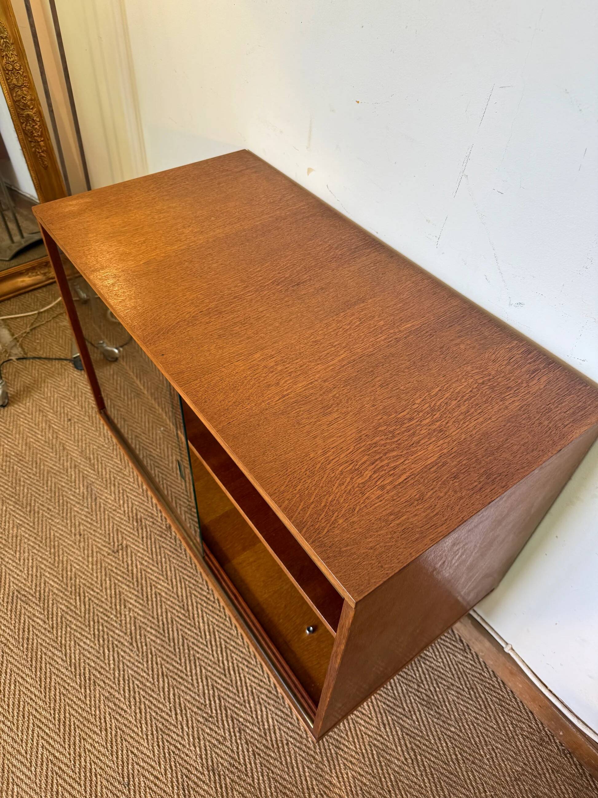 Enfilade vitrée vintage en placage de teck