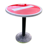 Table de bistrot jardin vintage panneau routier sens interdit