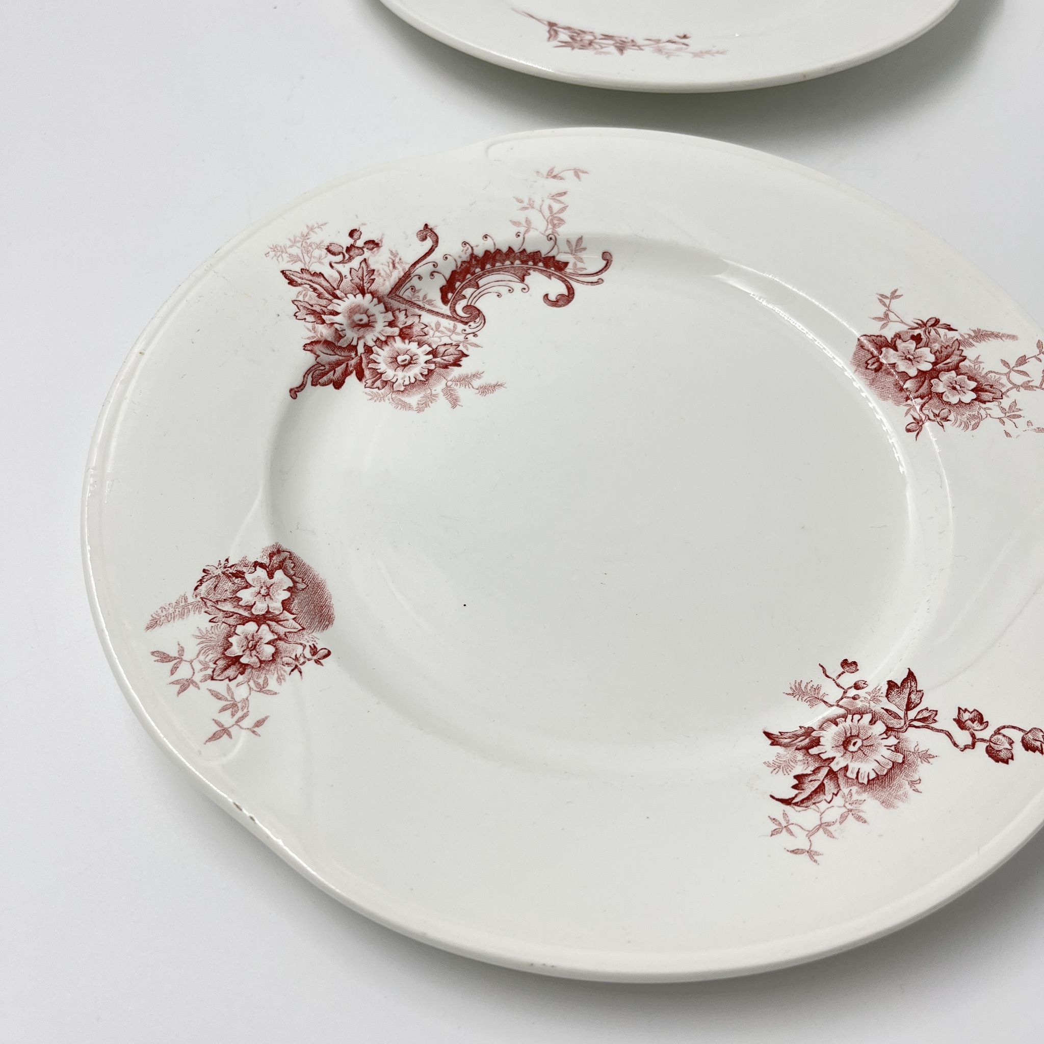 Lot de deux assiettes Royal impérial Nimy