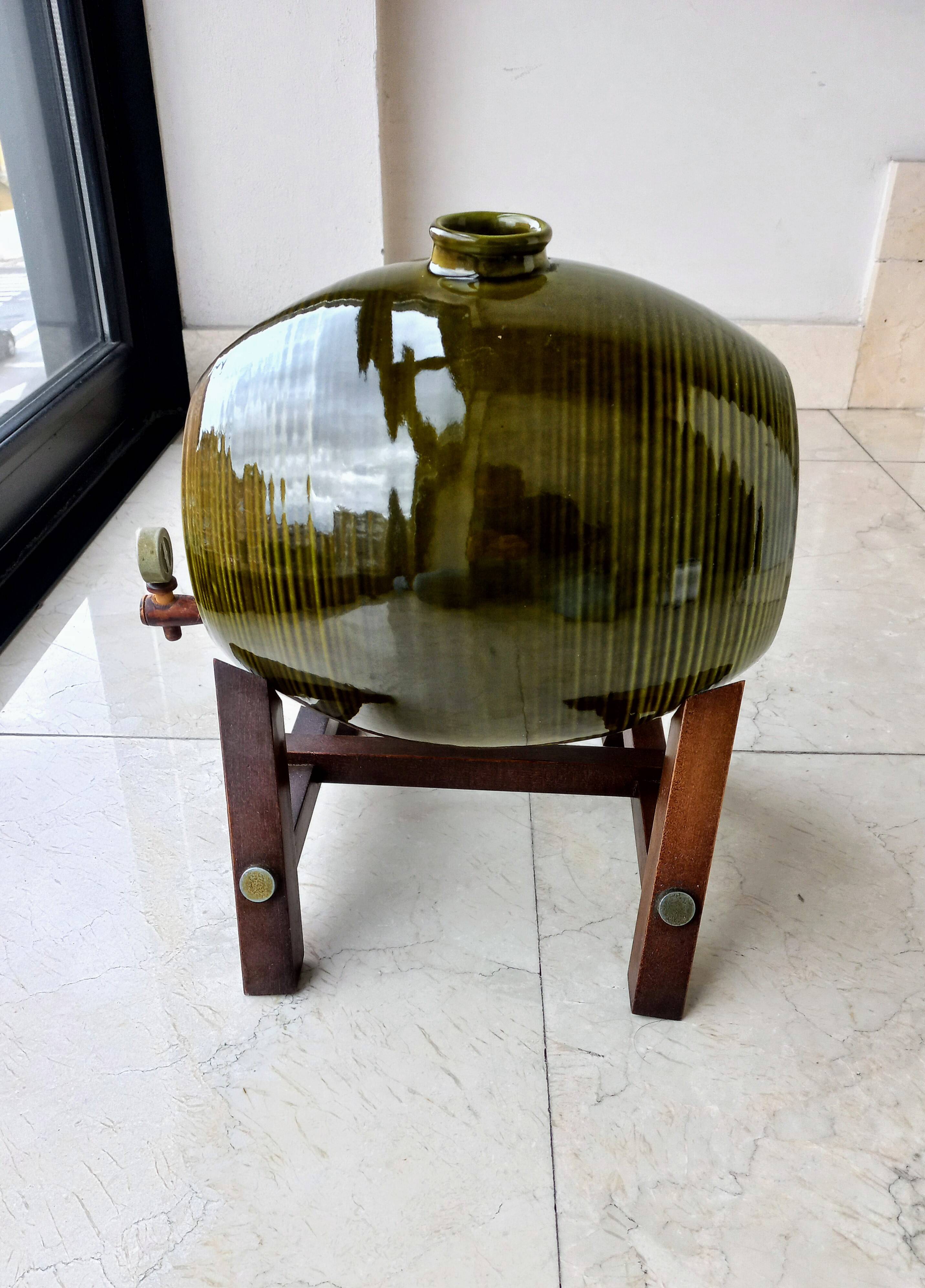 Ceramic spirit barrel