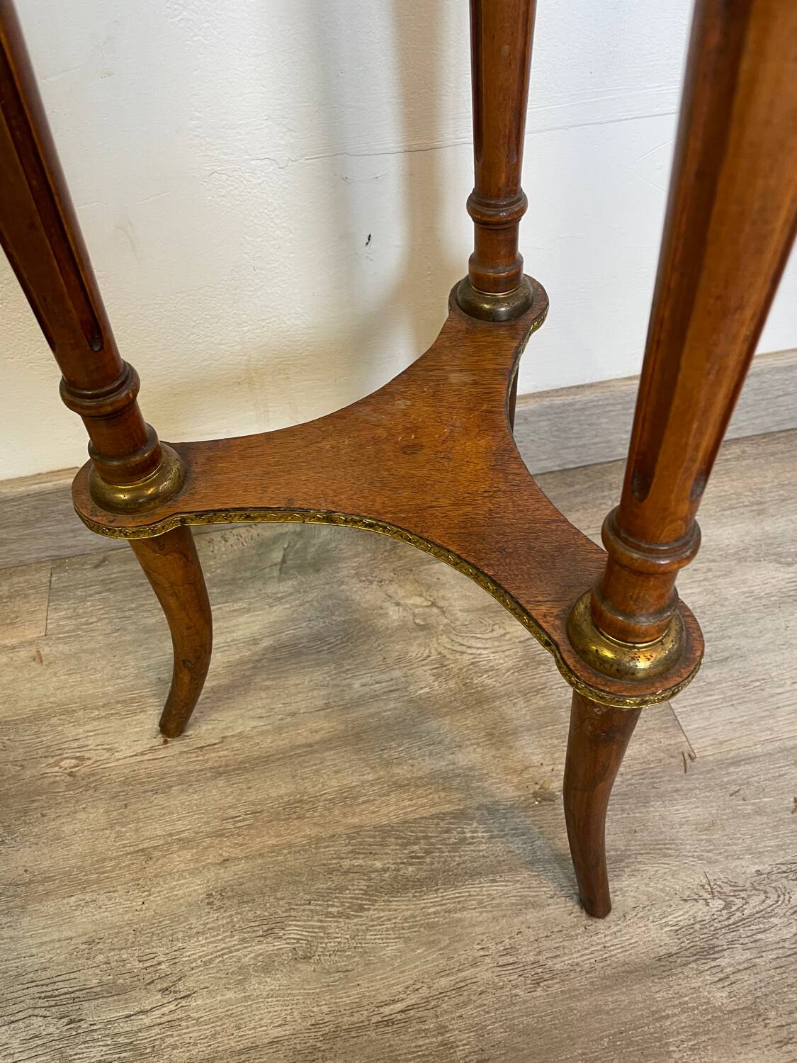 Napoleon III tripod stand