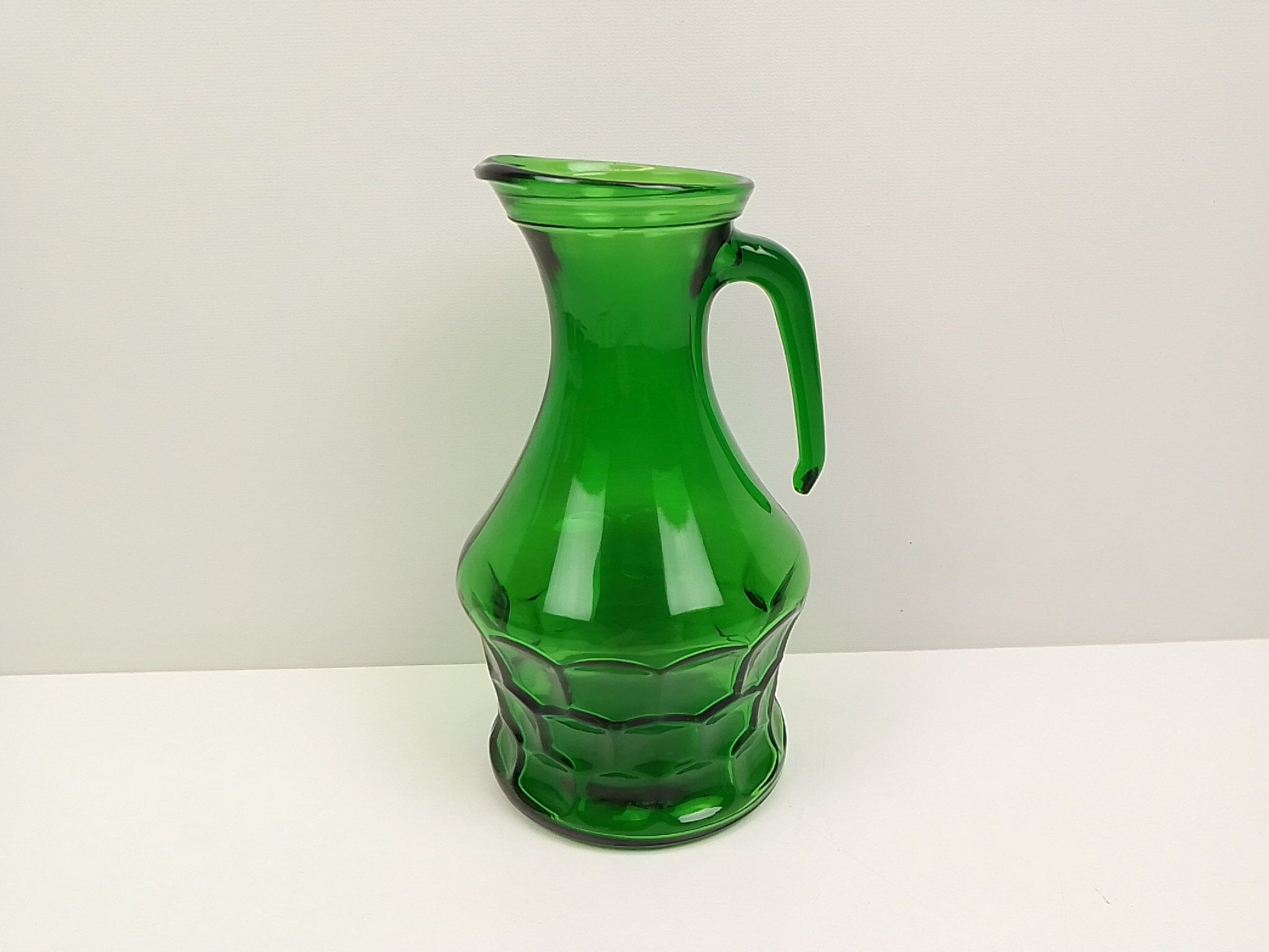 Green glass jug 22.5 cm