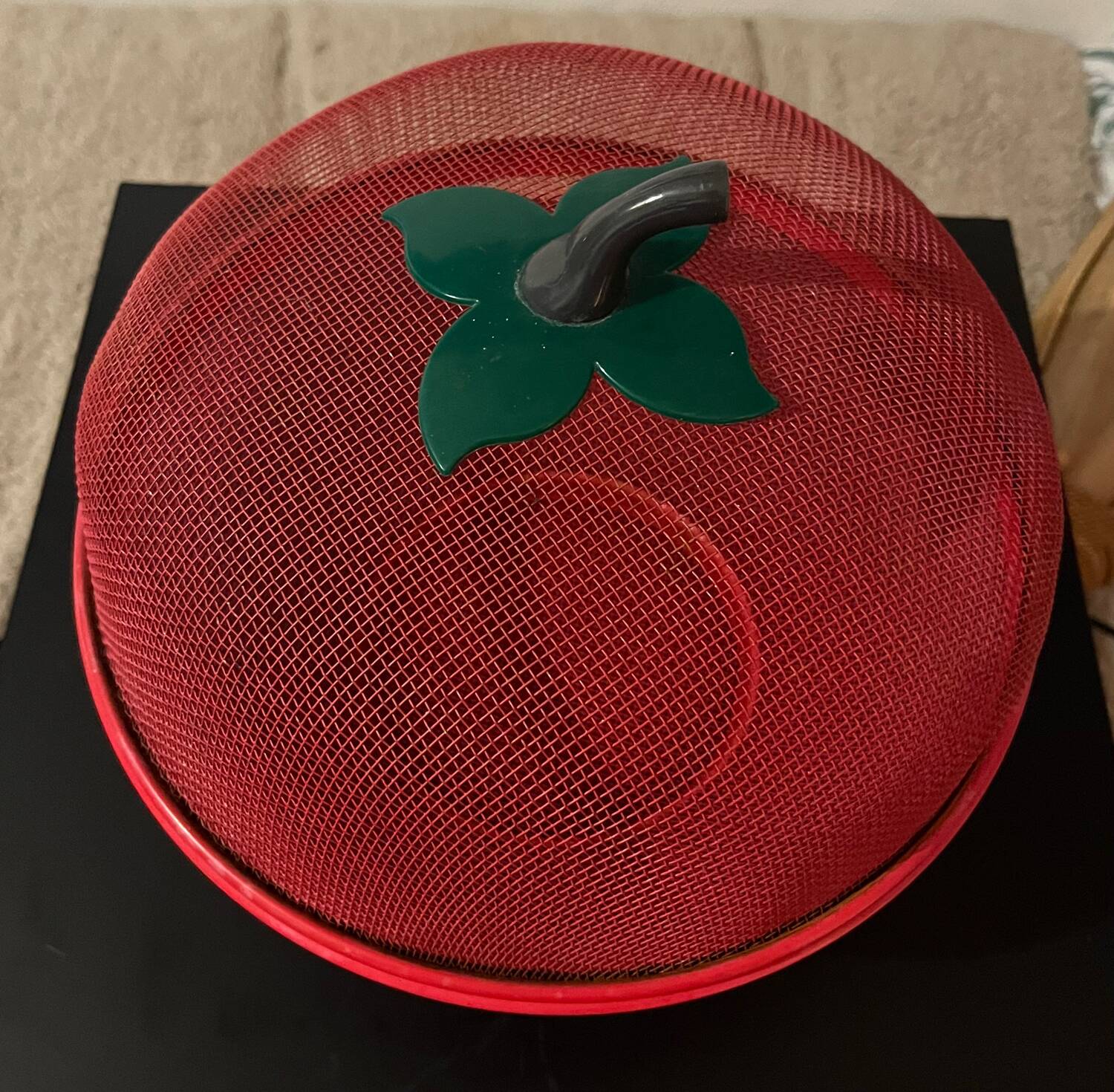 Metal fruit basket from the 80s