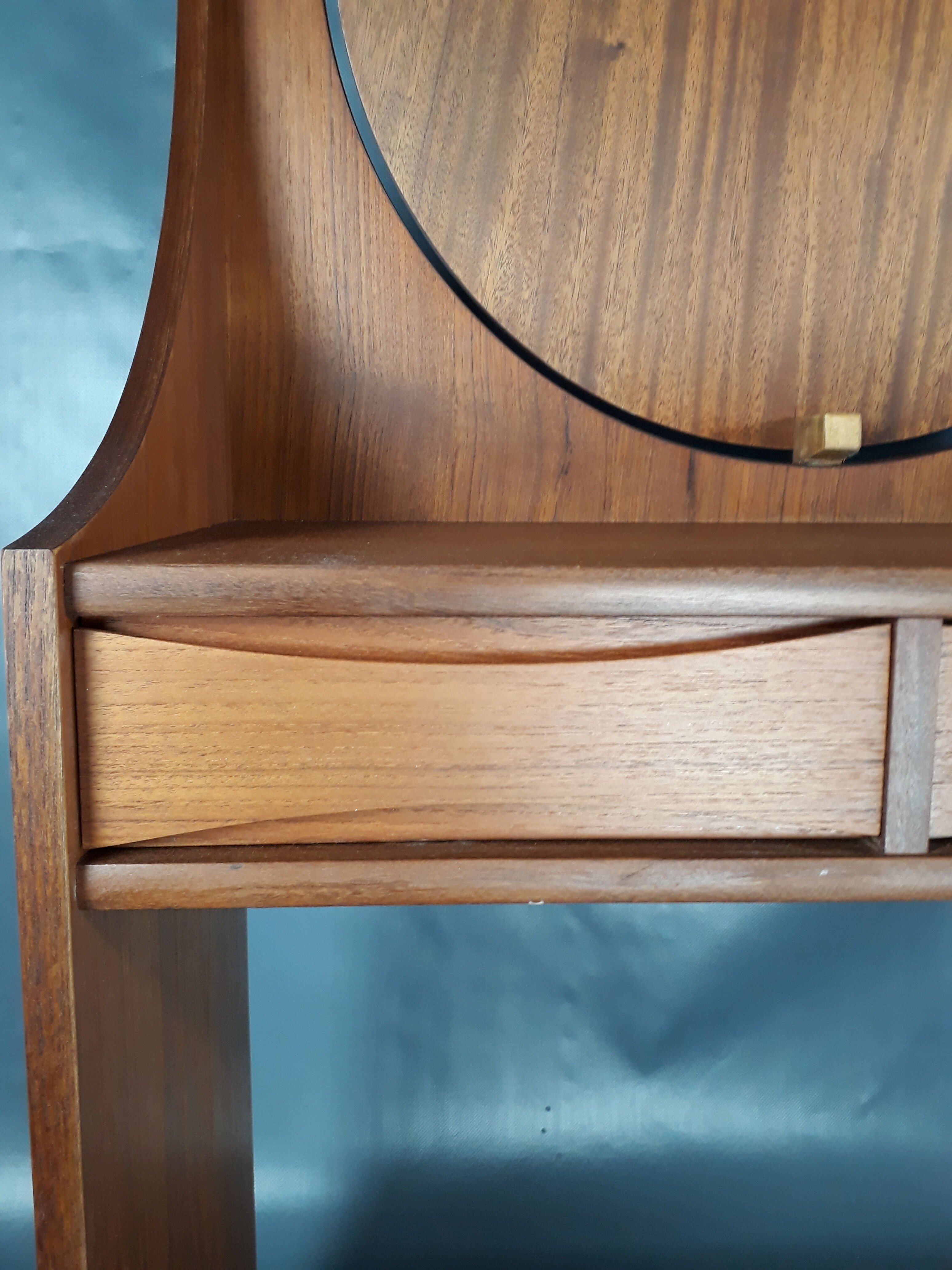 Hairdresser Scandinavian teak 1960/70