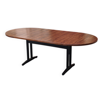 Scandinavian table in Rio rosewood.