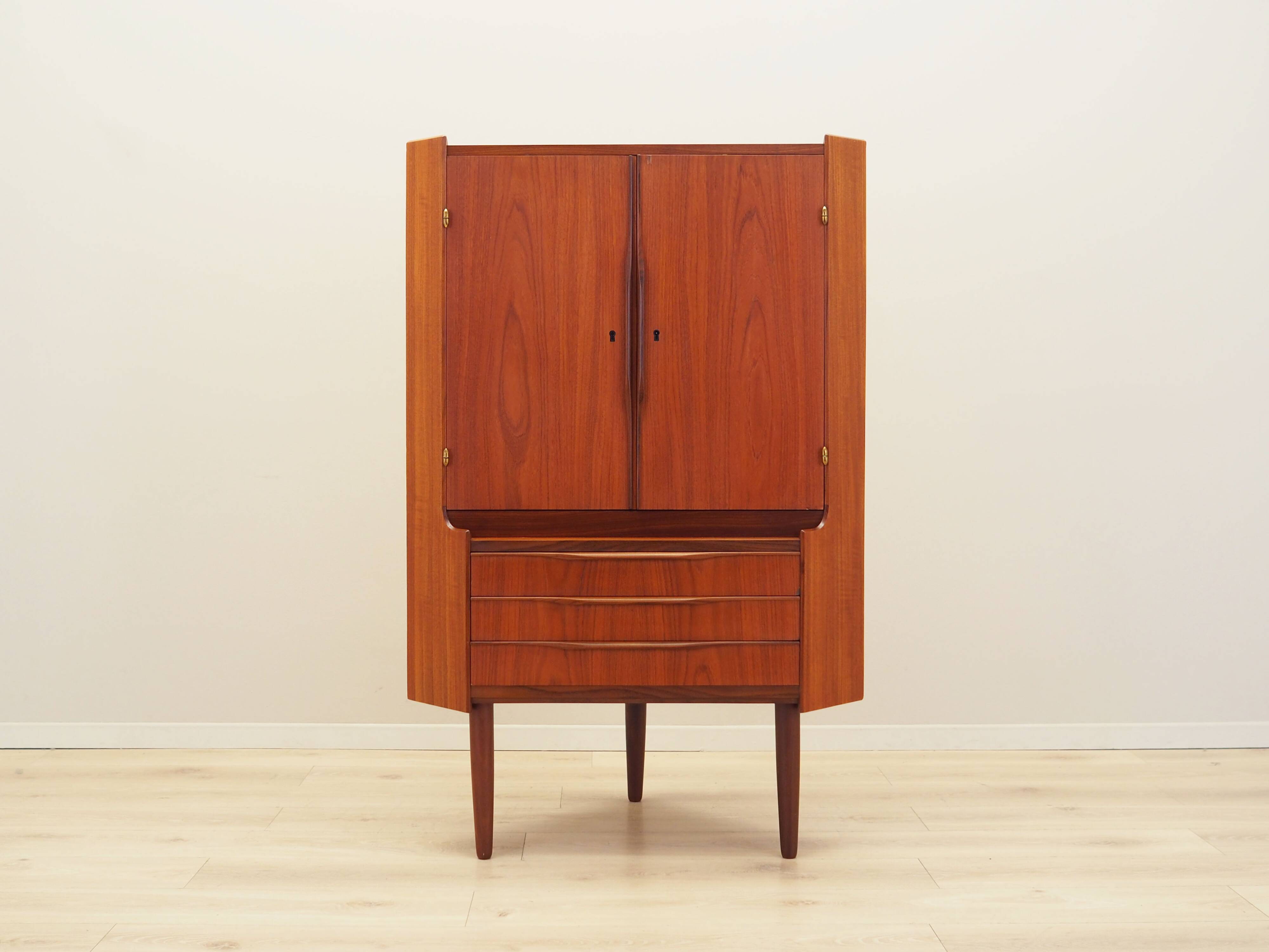 Teak corner cabinet, Danish design, 1970s, production: Denmark