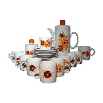 Service à café en porcelaine motifs floraux orange et noirs