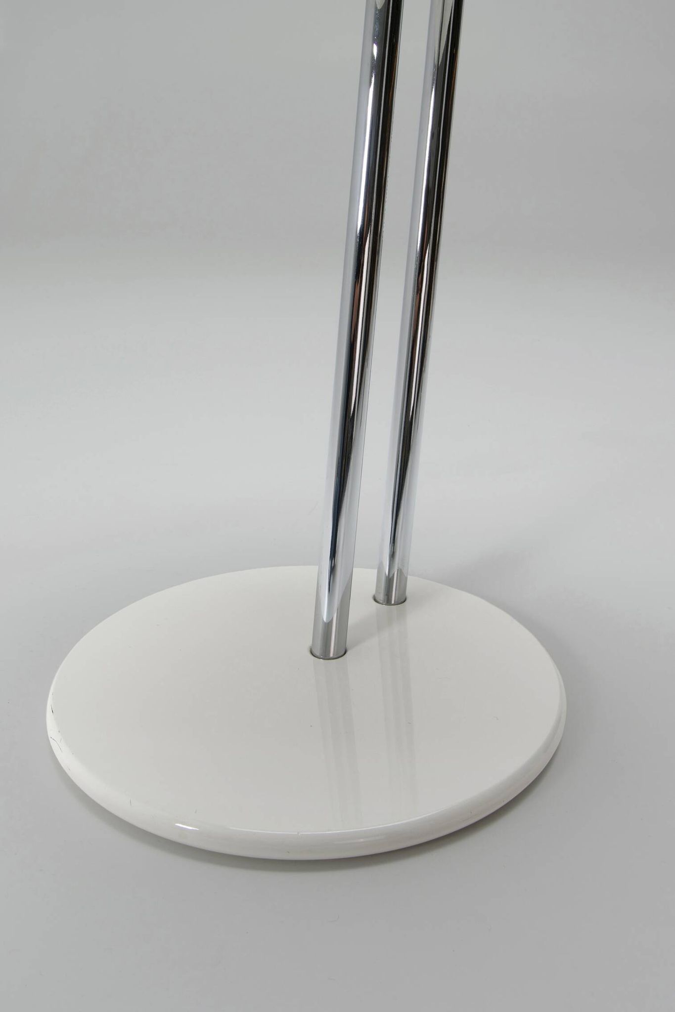 A set of occasional side tables - Eileen Gray