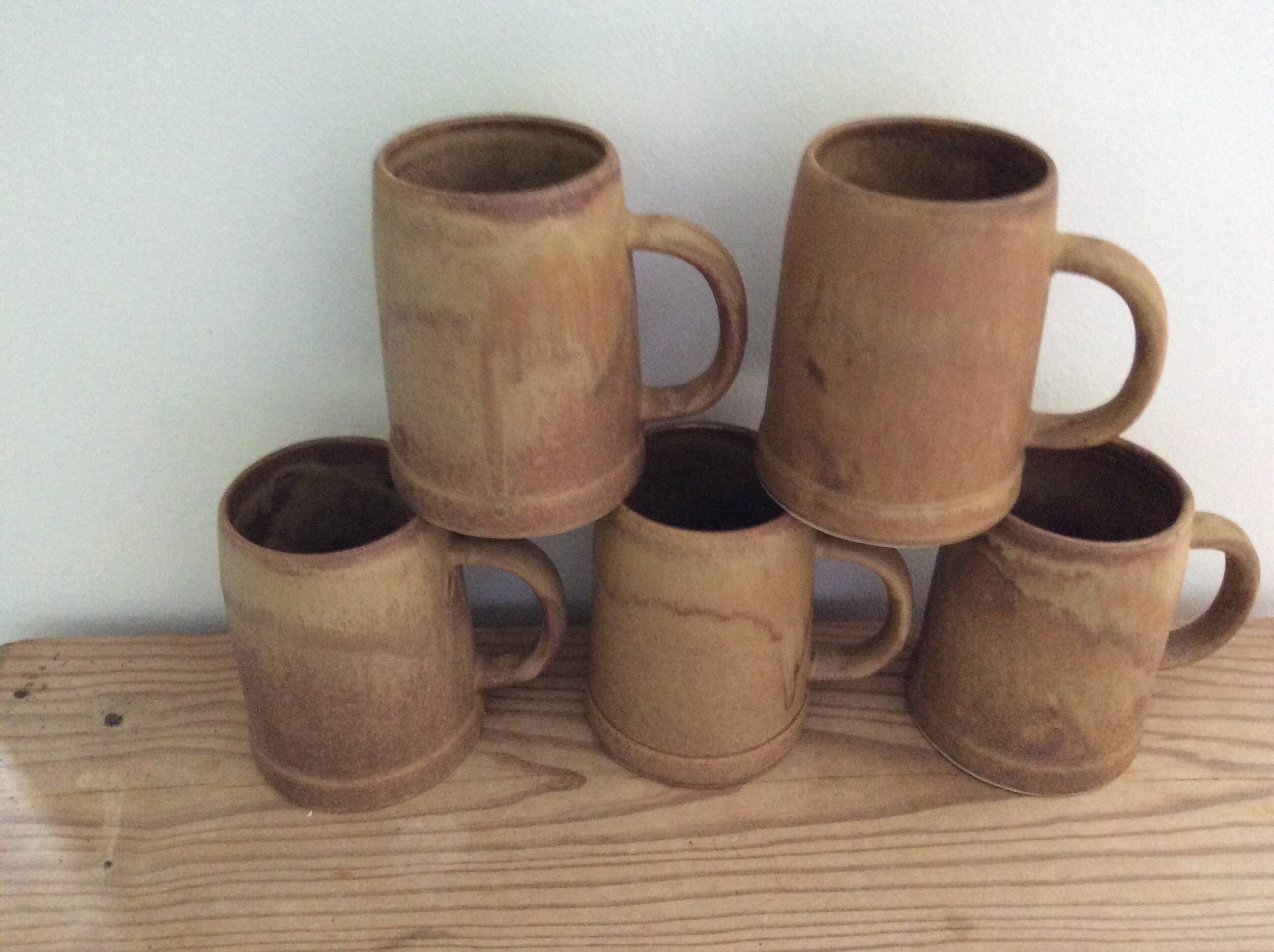 5 stoneware mugs