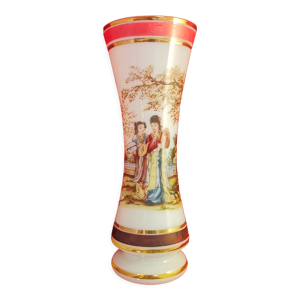 vase en opaline scènes