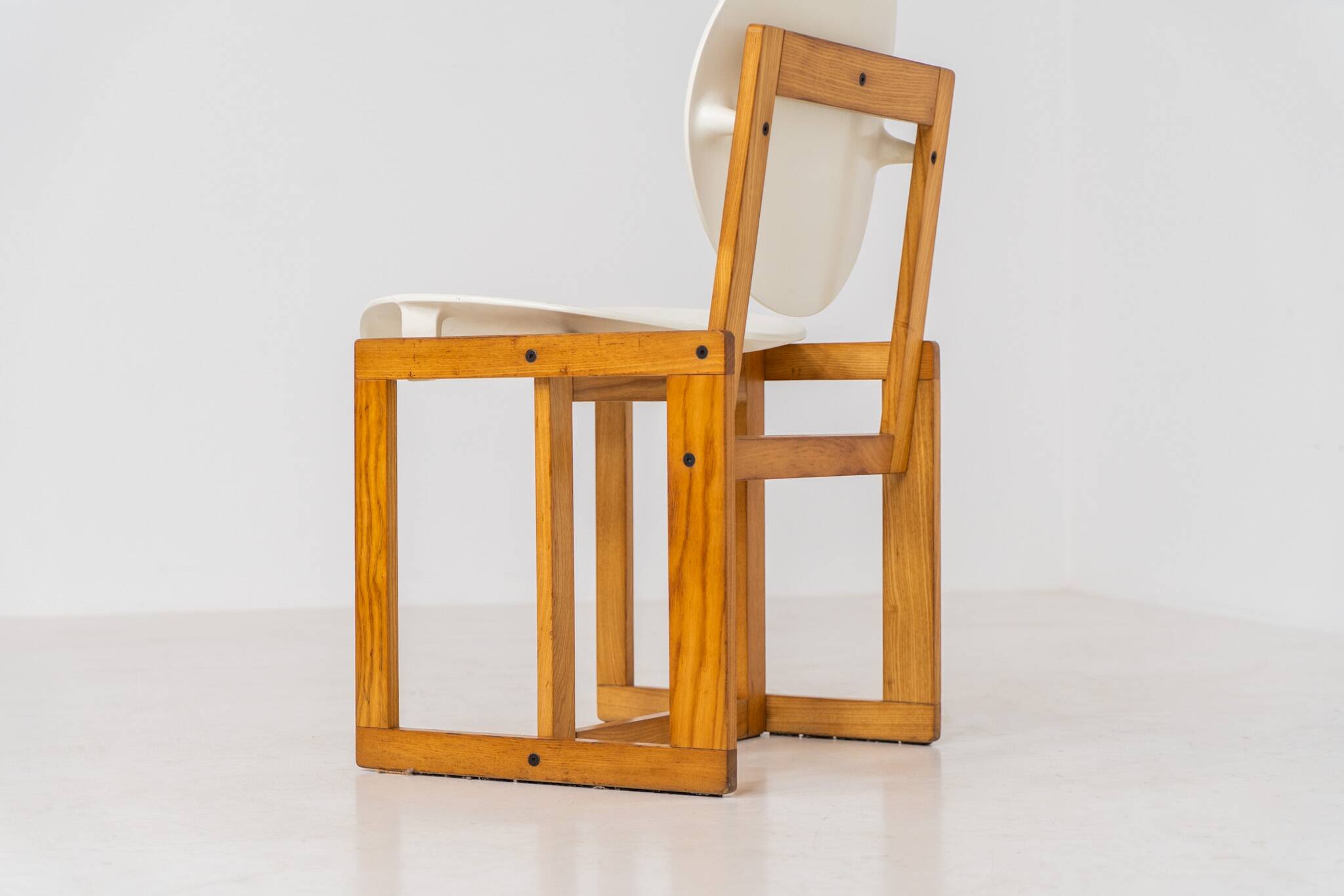 ‘Serena’ side chair by Giuseppe Davanzo