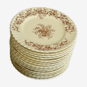 16 assiettes plates en faïence terre de fer, modèle rubans de chez longchamps, ø 24,9 cm