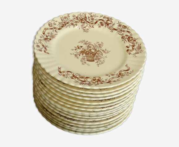 16 assiettes plates en faïence terre de fer, modèle rubans de chez longchamps, ø 24,9 cm