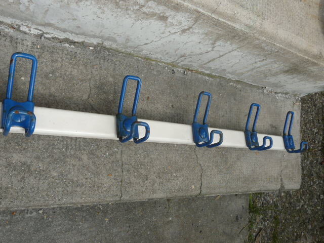 School wall coat rack - white and blue lacquered metal cloakroom 9 hooks