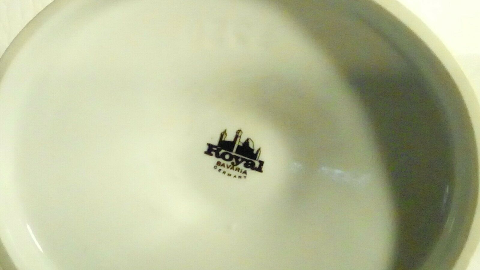 Porcelain psyche mirror