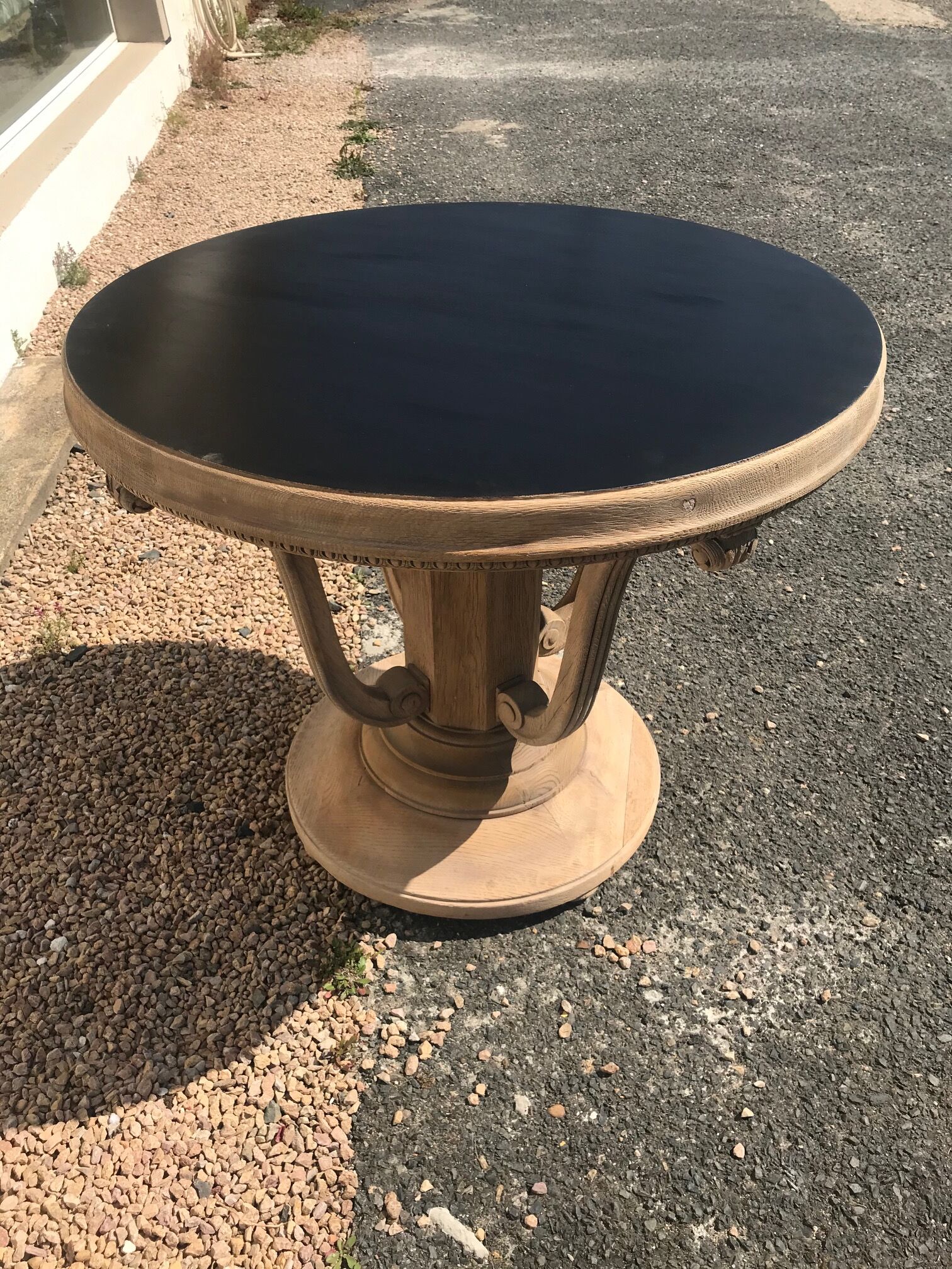 Art deco side table