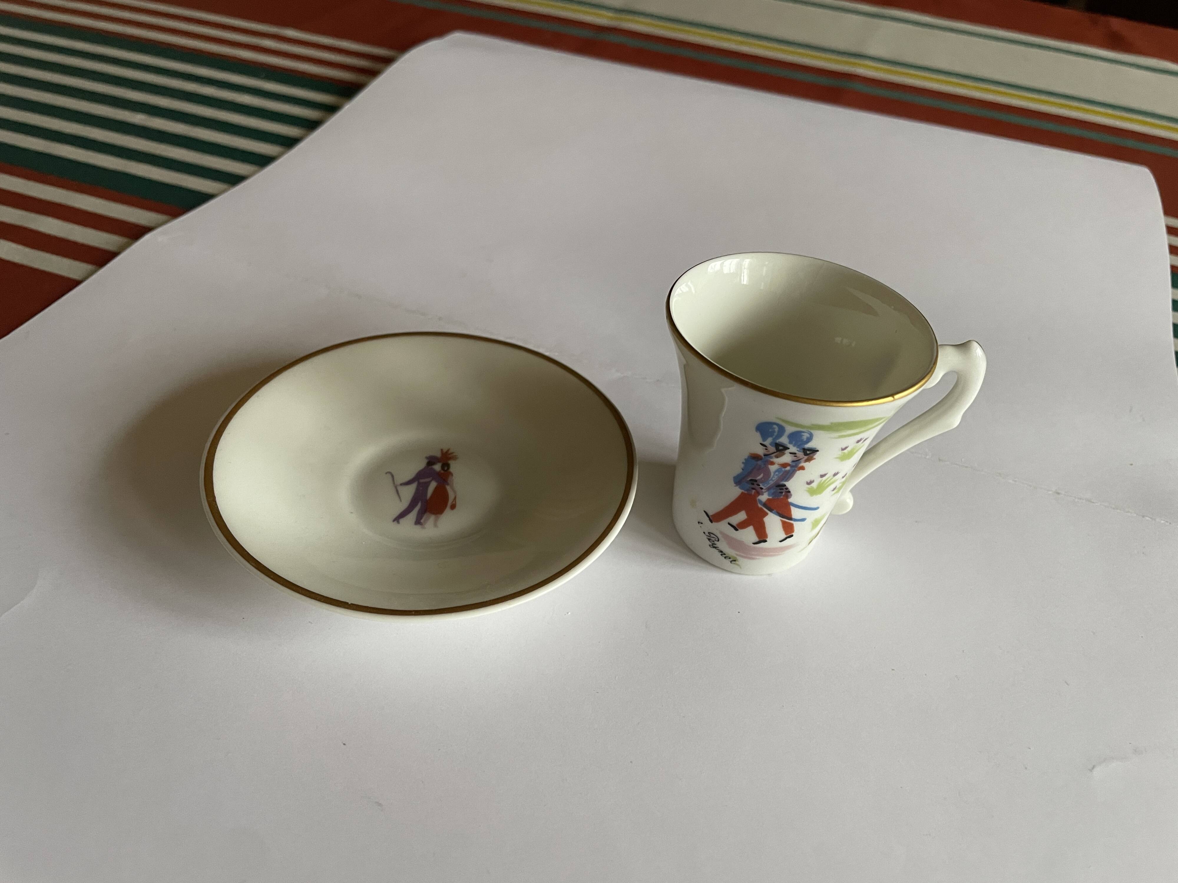 Limoges porcelain coffee service, signed peynet, in very good condition.