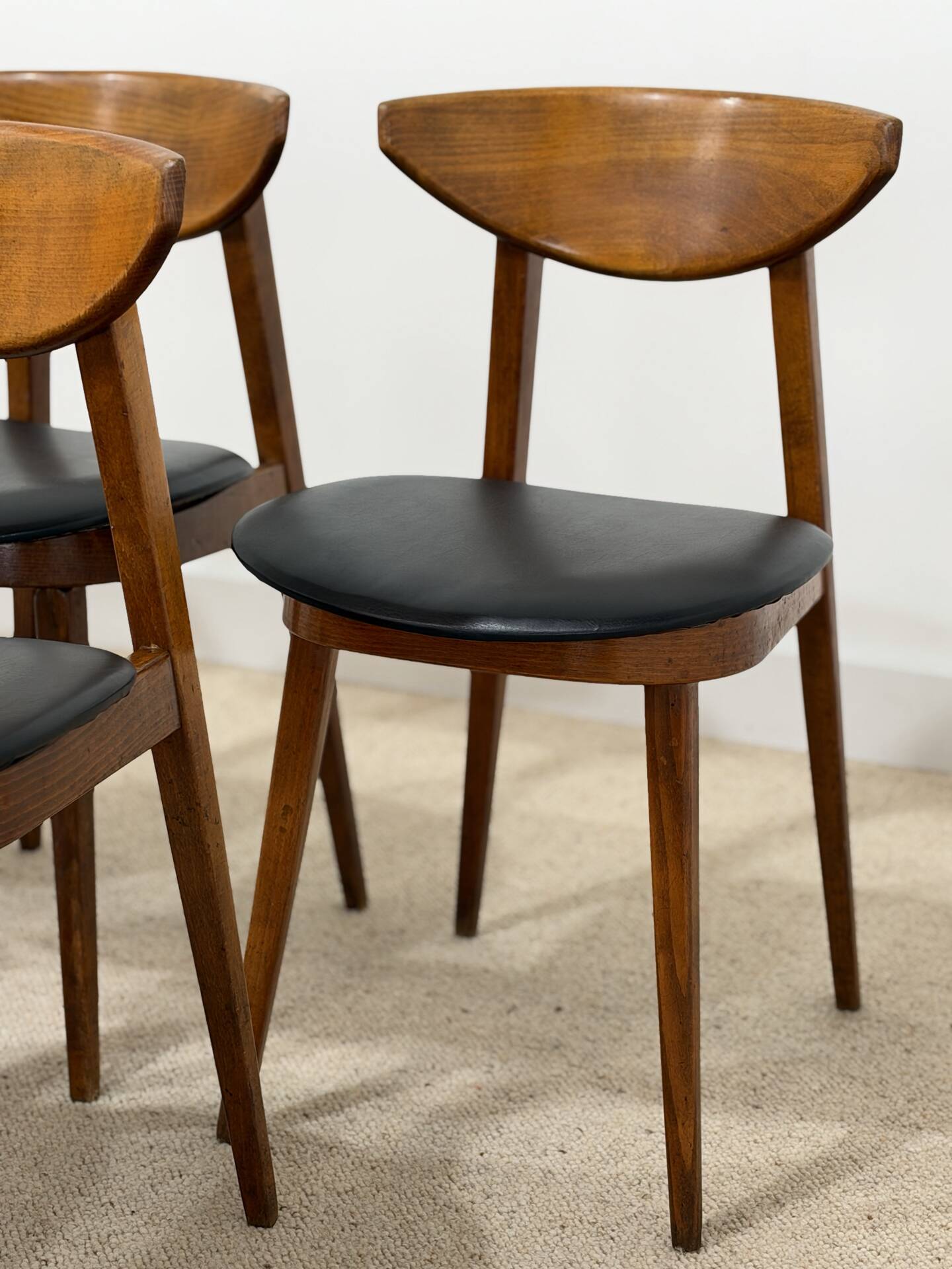 6 Fontania chairs attributed to Baumann – 1960s