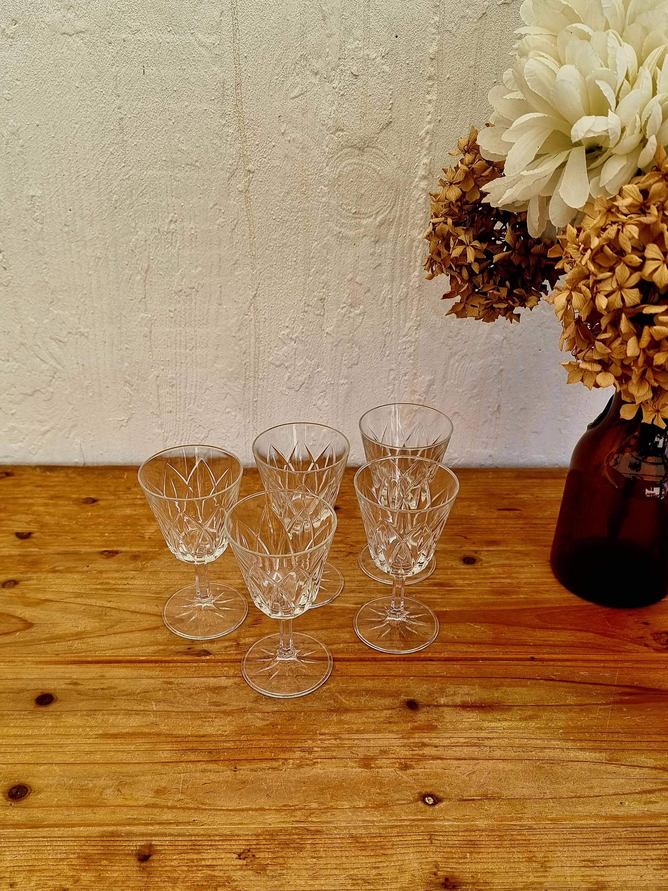 Set of 5 vintage chiseled glass wine glasses