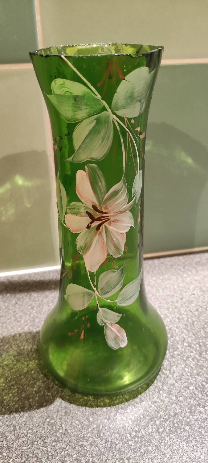 Vase en verre émaillé art nouveau