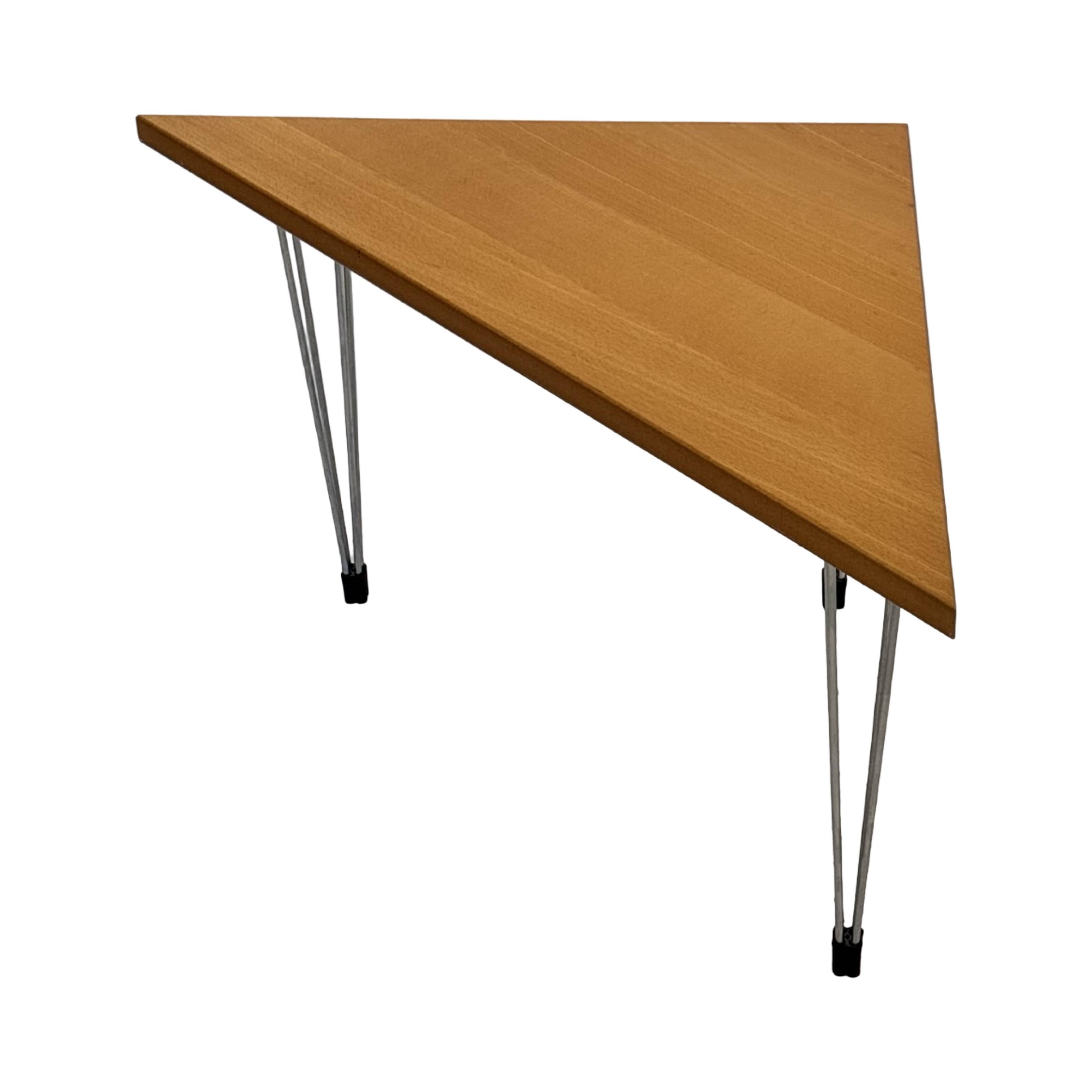 Vintage Danish triangular side table with hairpin legs design