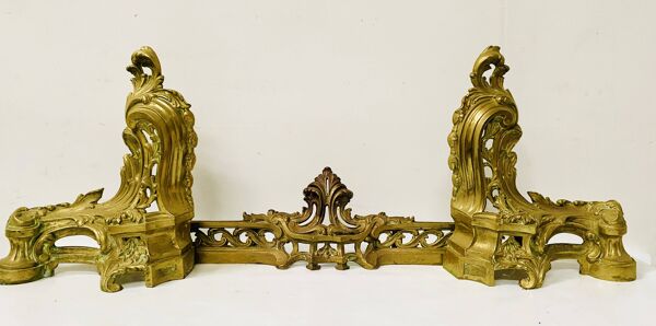 Chenet de style Louis XV en bronze ciselé XX siècle
