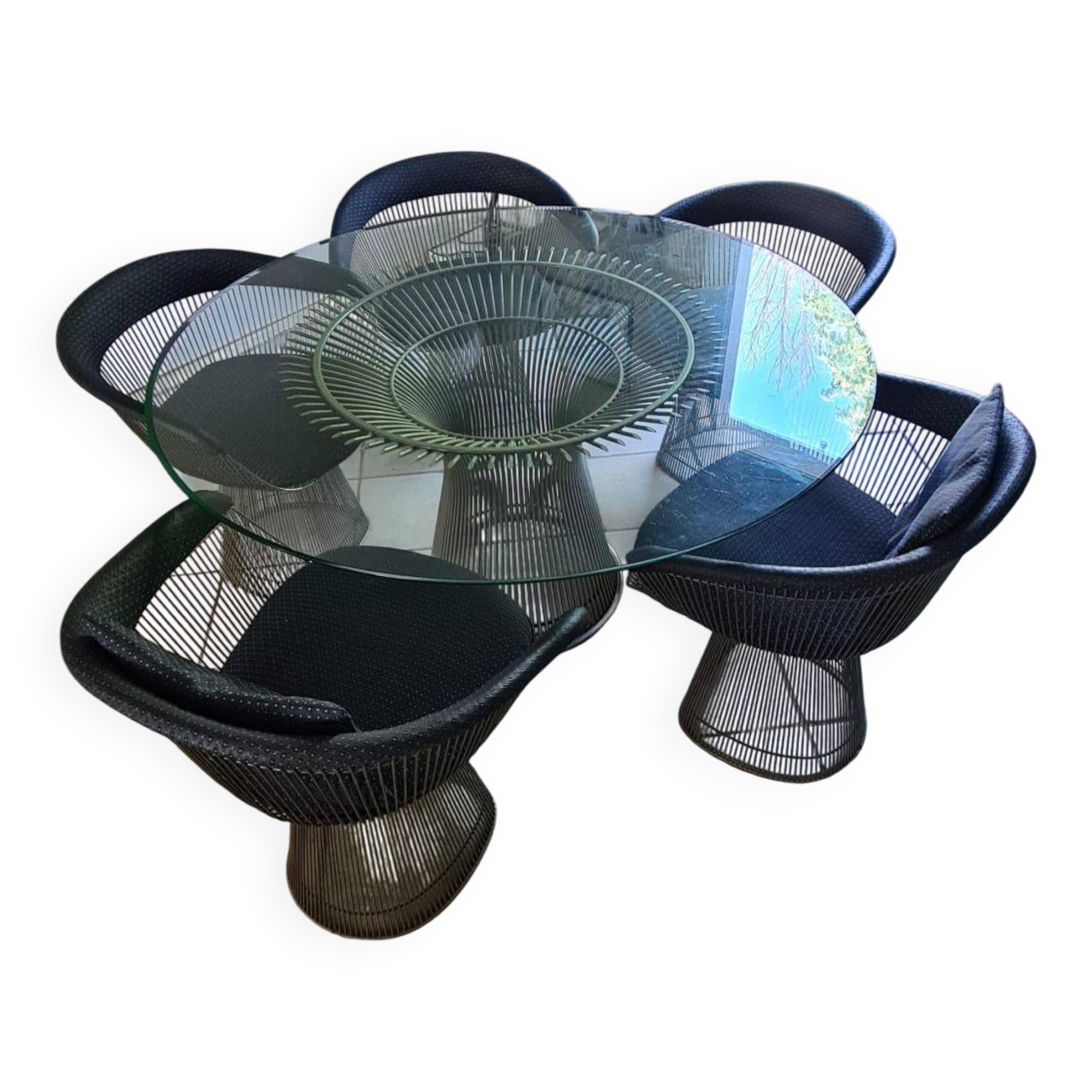 Warren Platner table with its 5 chairs.