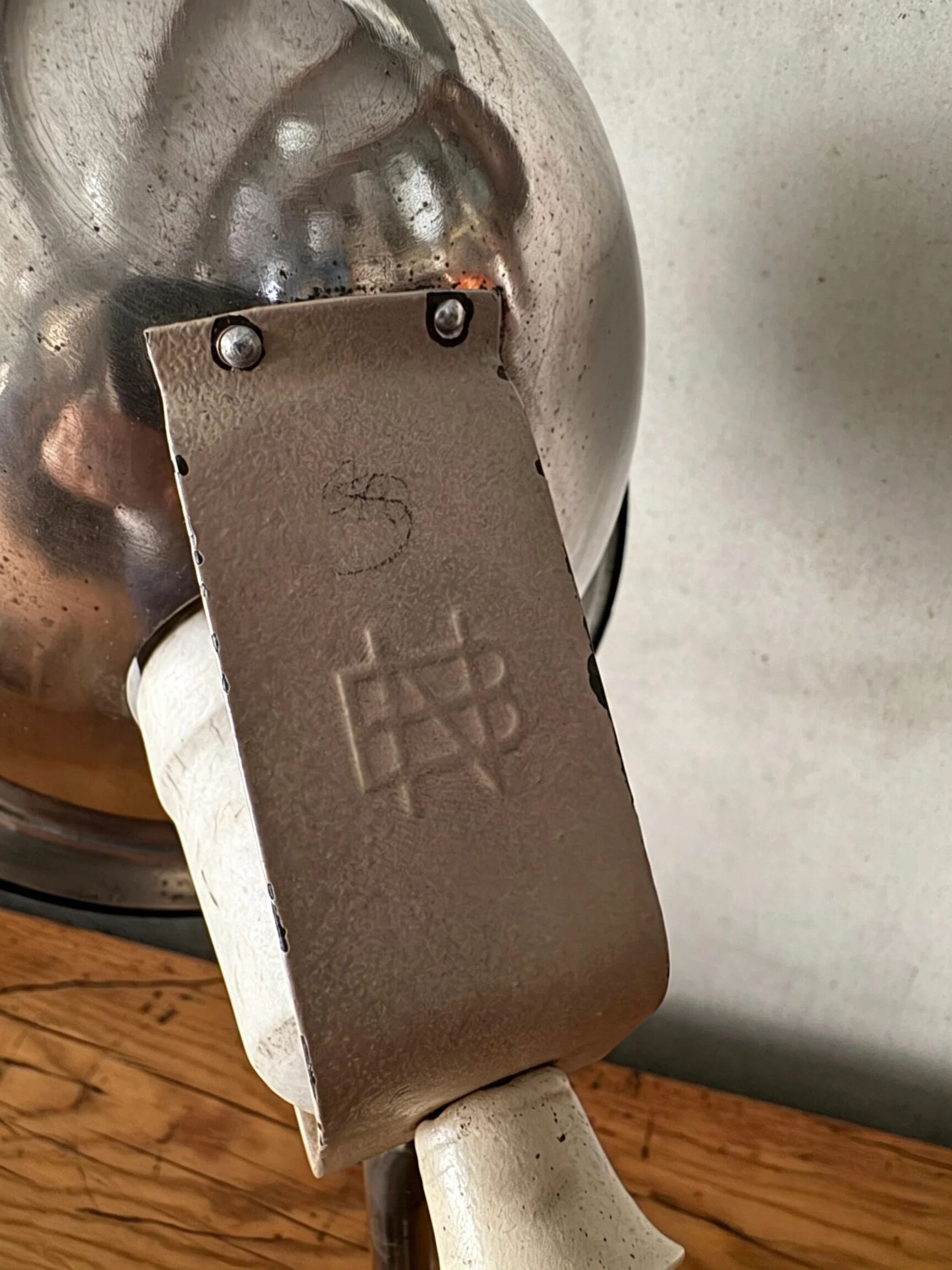 Lampe de table dans le style de Fritz Pendorff (RDA) vers les années 1950.