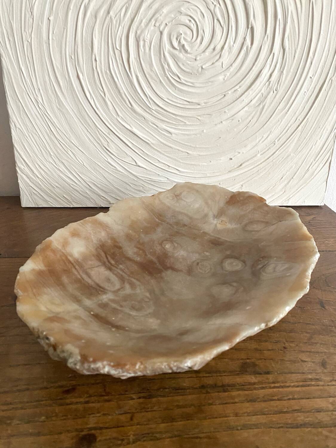 Cup, centerpiece in alabaster, Italy