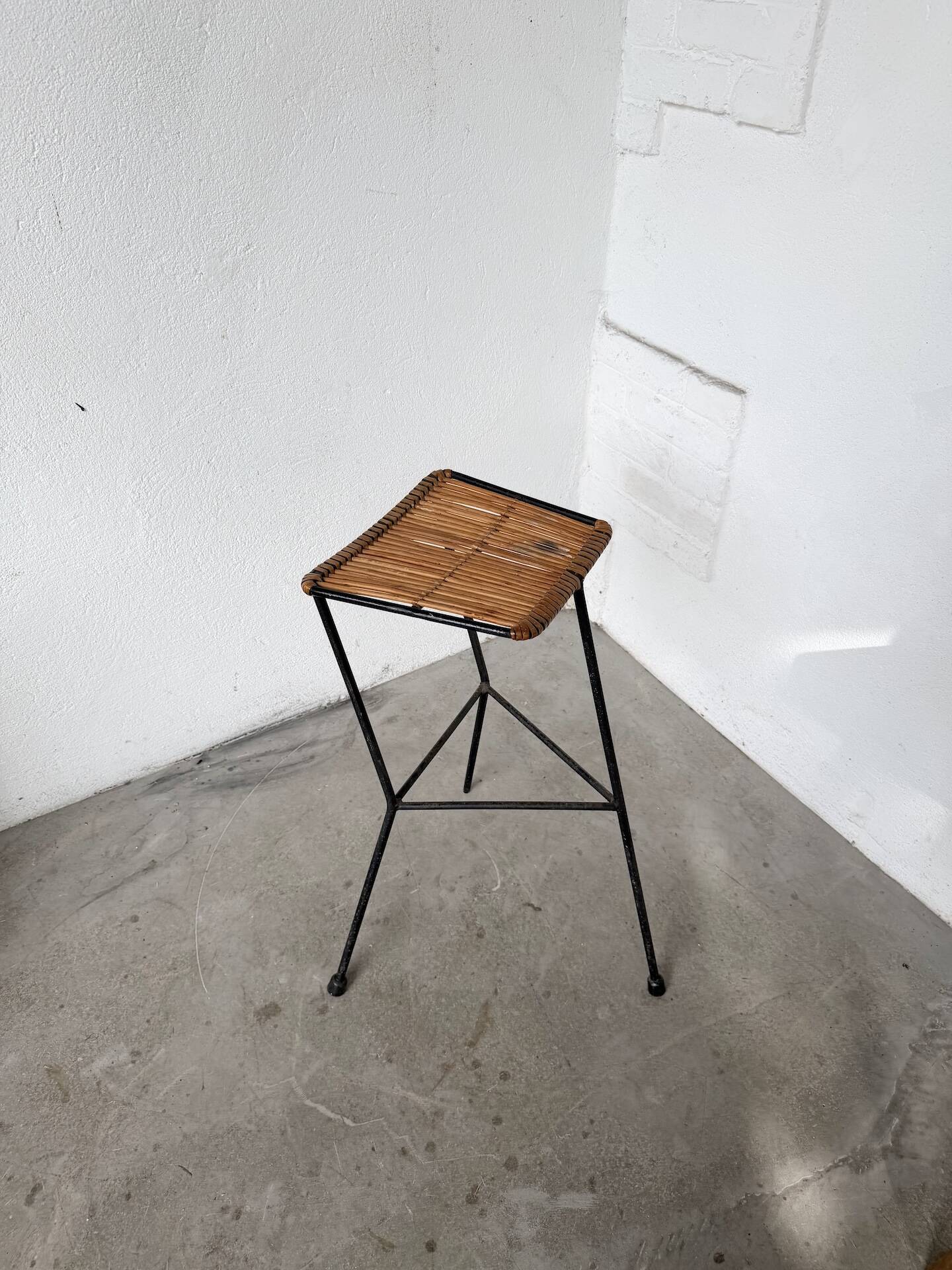 Wicker and metal stool Dennis Lennon 1950