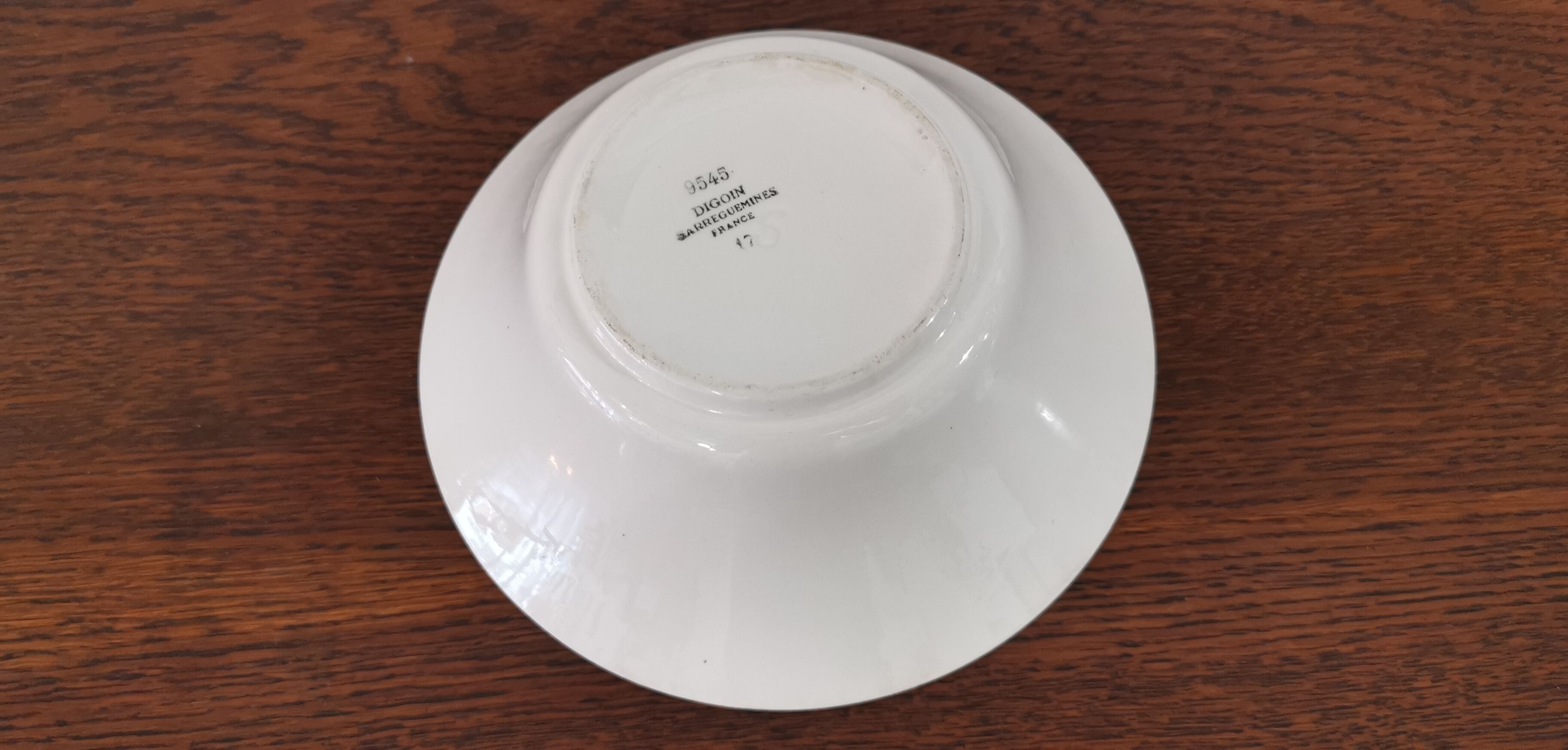 Old Digoin Sarreguemines salad bowl in red and white porcelain N°9545
