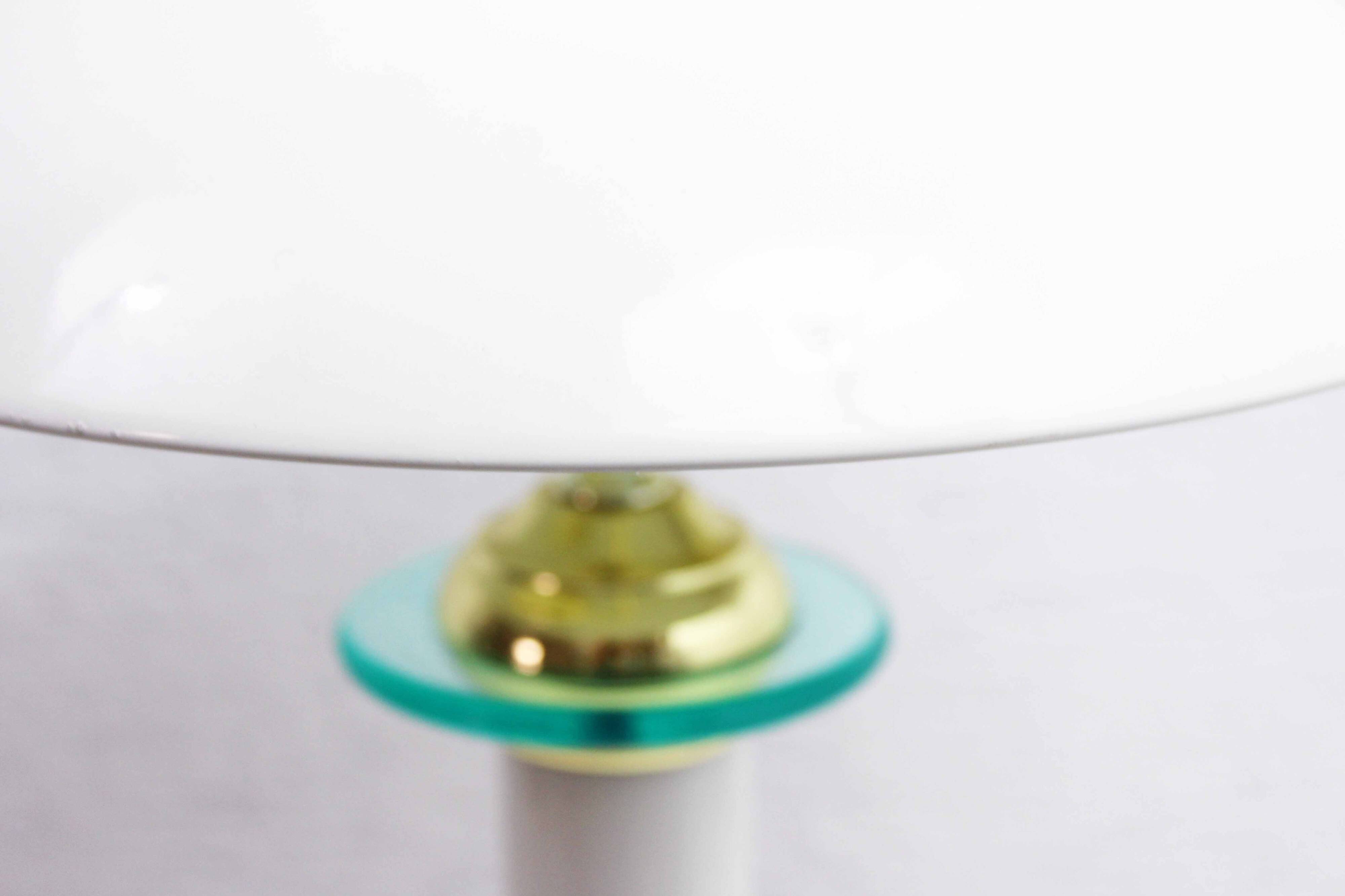 Lampe champignon en métal laqué blanc