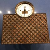 Vintage scale