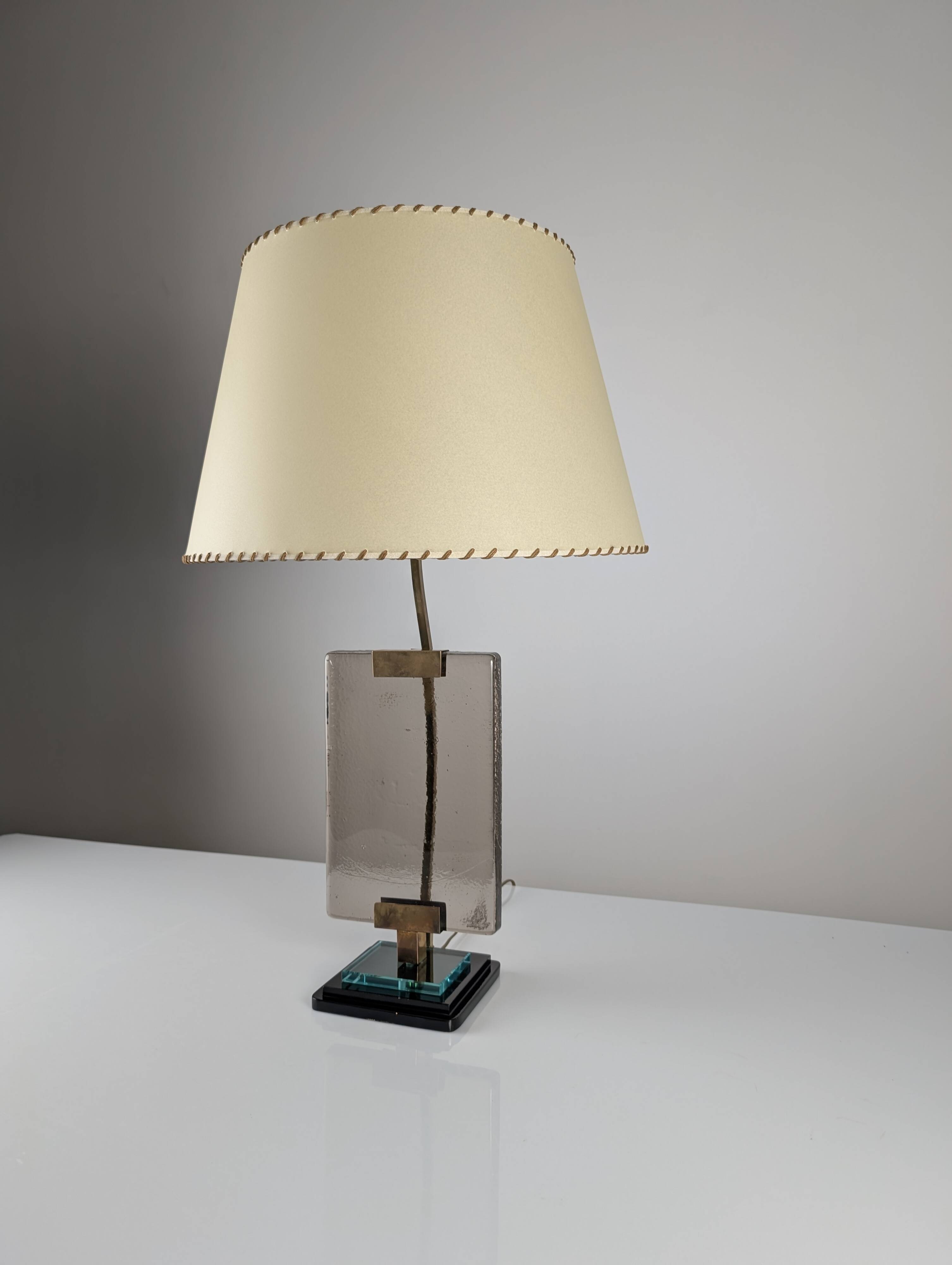 Att. Pietro Chiesa Table Lamp for Fontana Arte in Glass and Brass