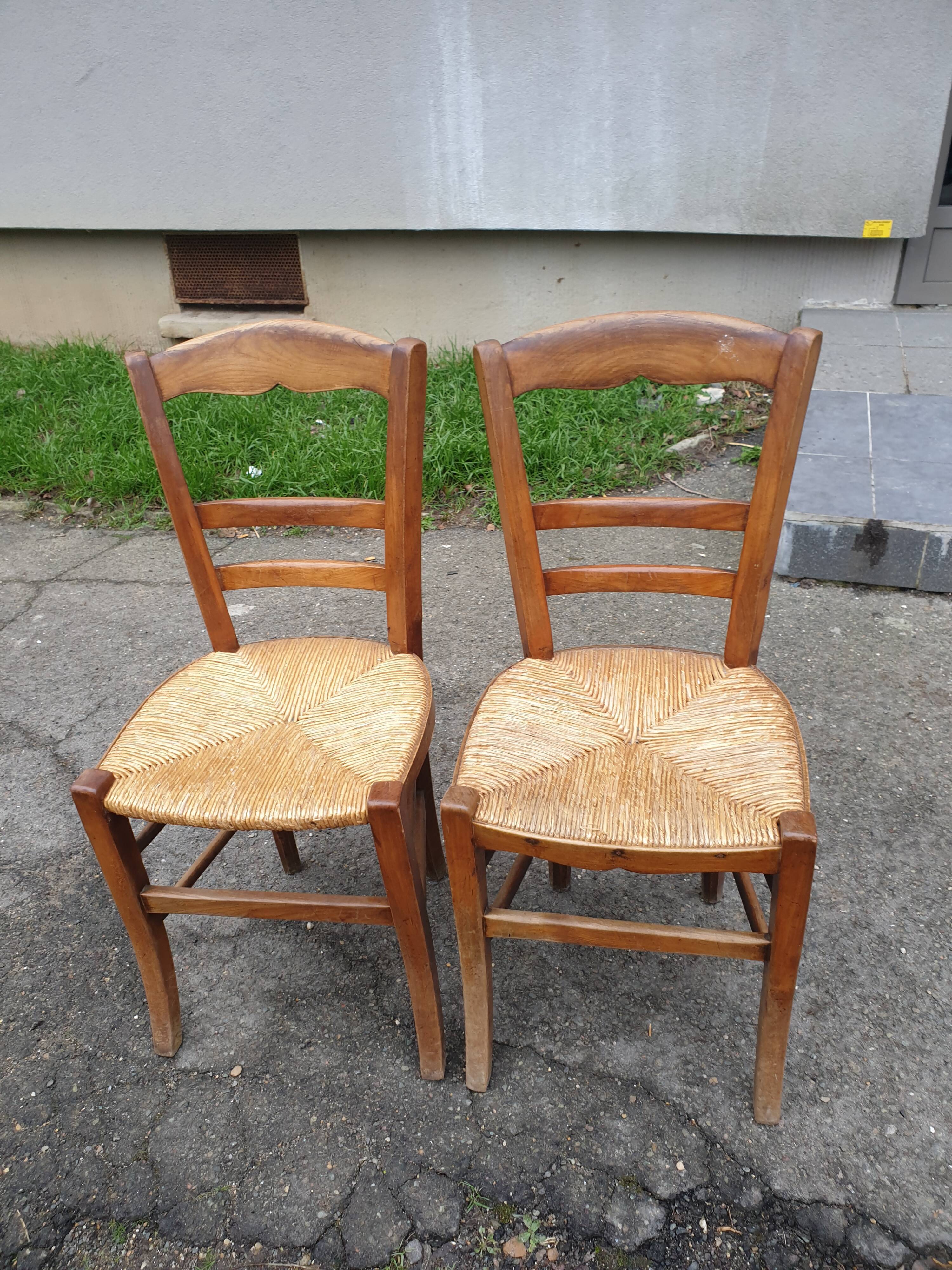 Pair of chairs paillé