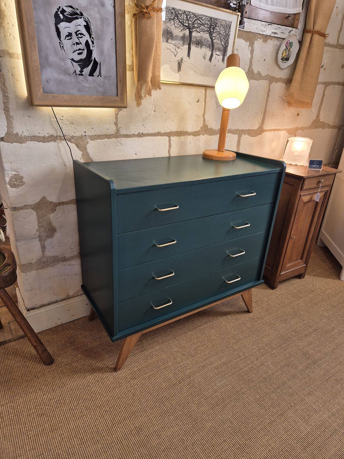 Commode vintage