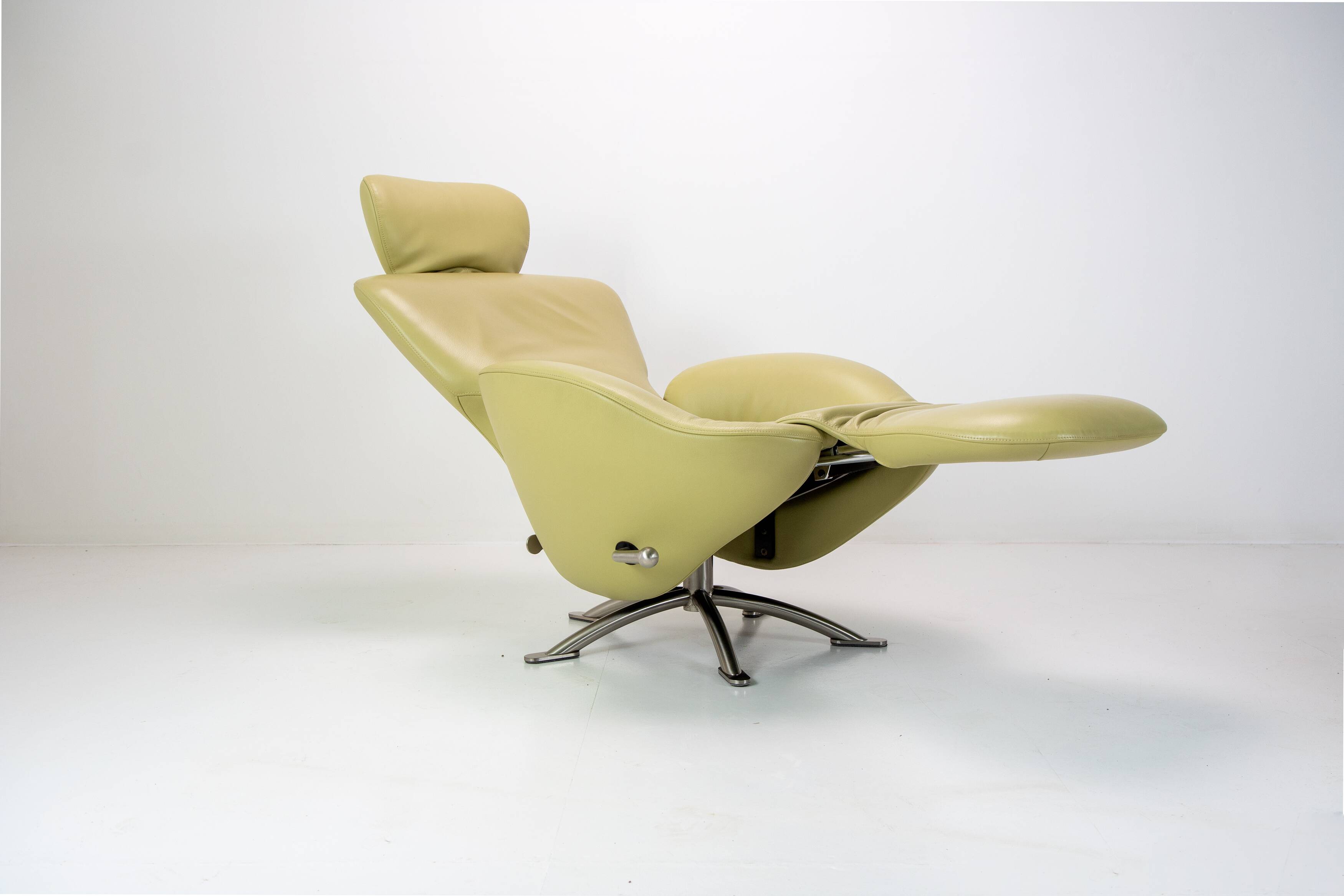 Cassina Dodo Recliner – Design: Toshiyuki Kita