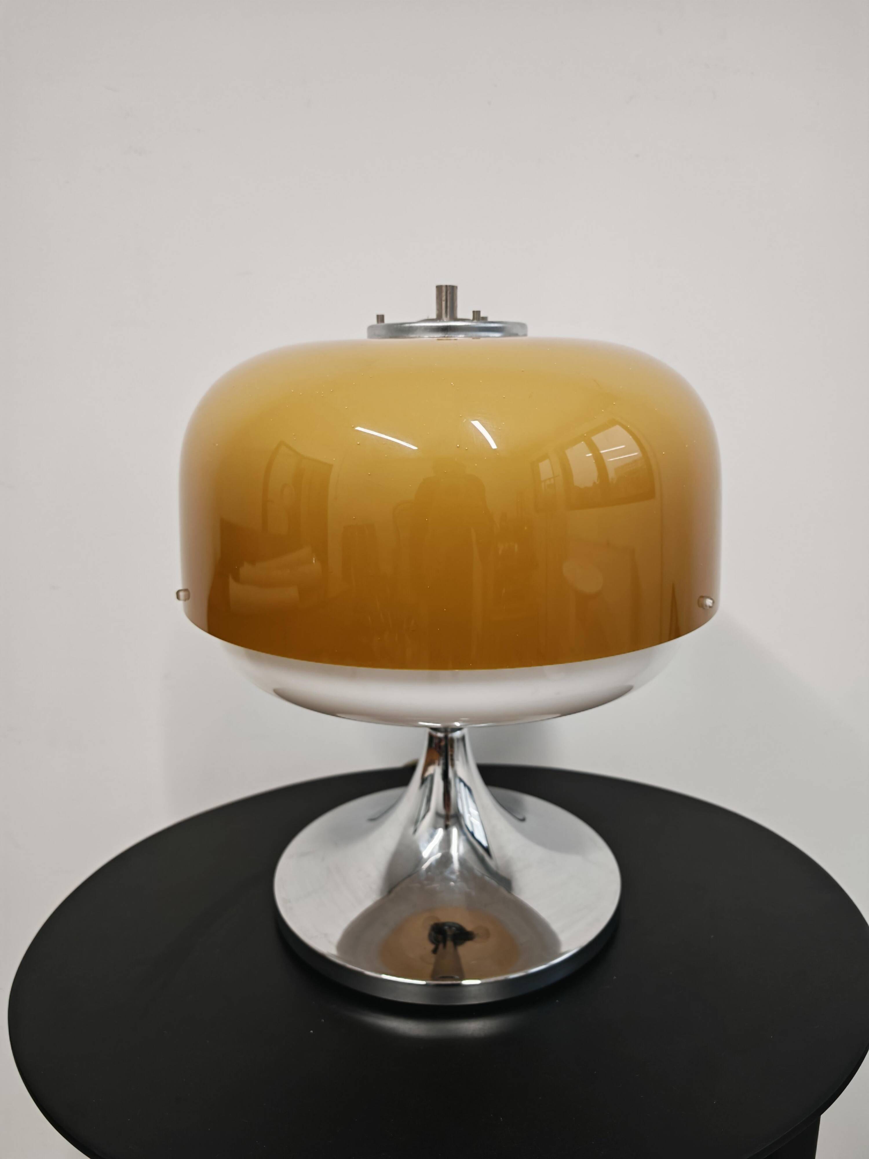 Lampe de table Mid Century Modern "Medusa" Luigi Massoni pour Harvey Guzzini