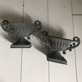 Petite paire de pots en zinc.