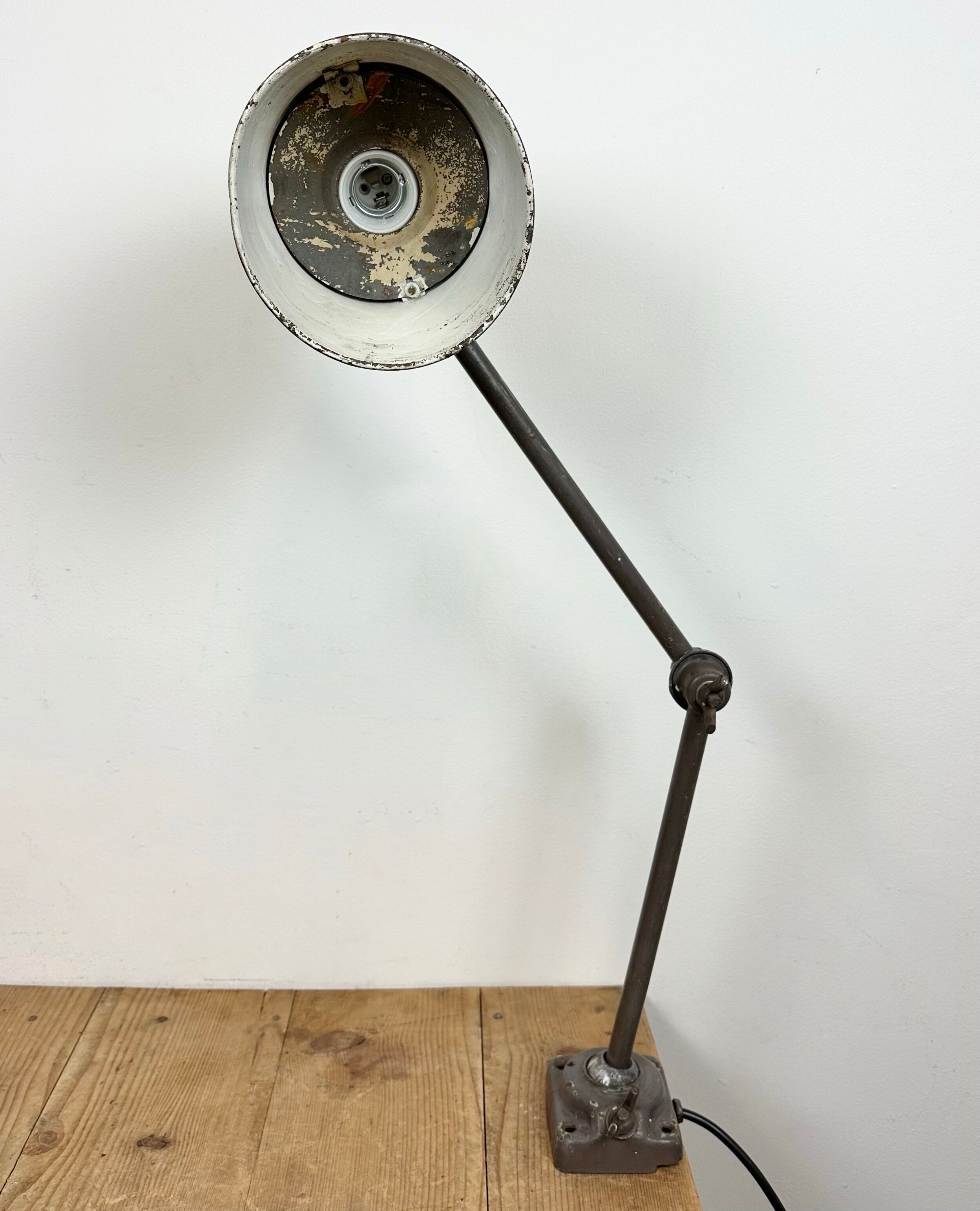 Lampe de table d’atelier industriel brun, années 1960