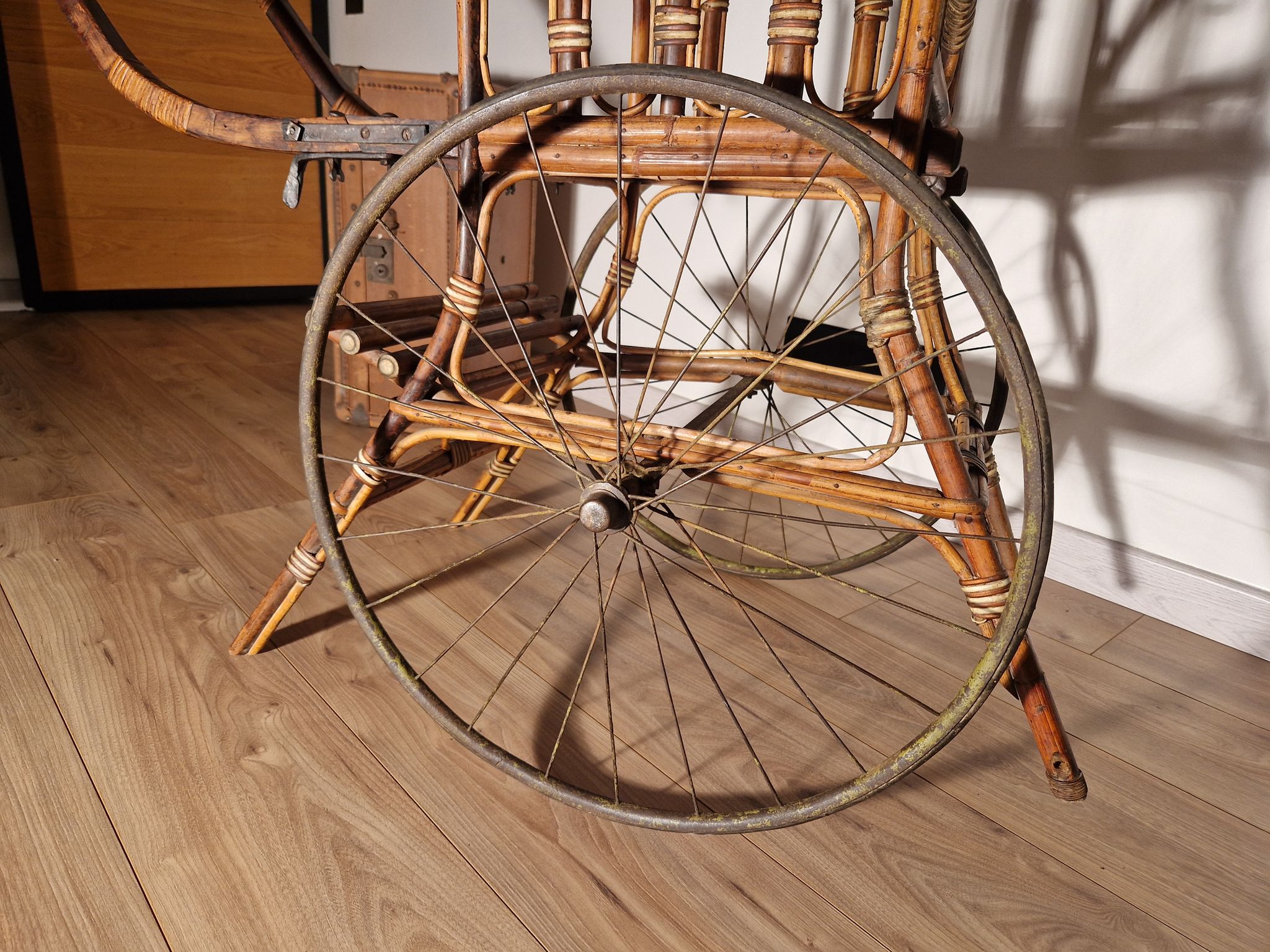 Chaise à traîner bois courbé et osier XIXème