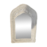 Miroir vintage en rotin blanc à encadrement gothique