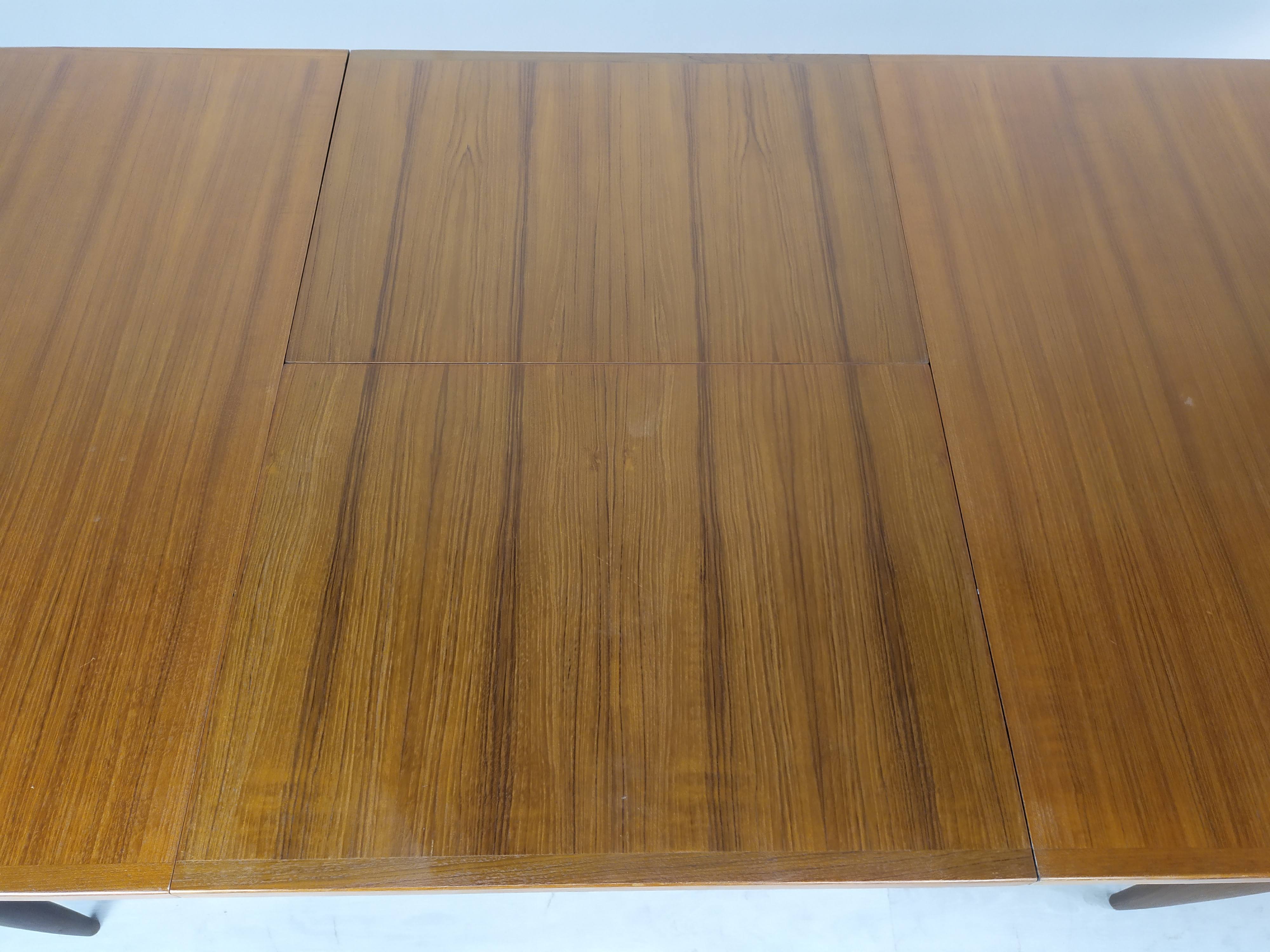 Scandinavian extendable table teak