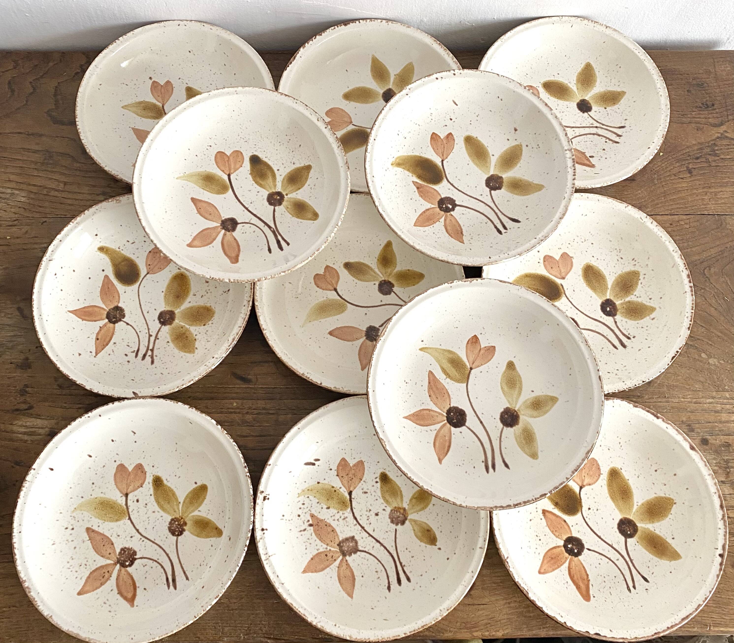 Gien deep plates, floral decoration, 70s