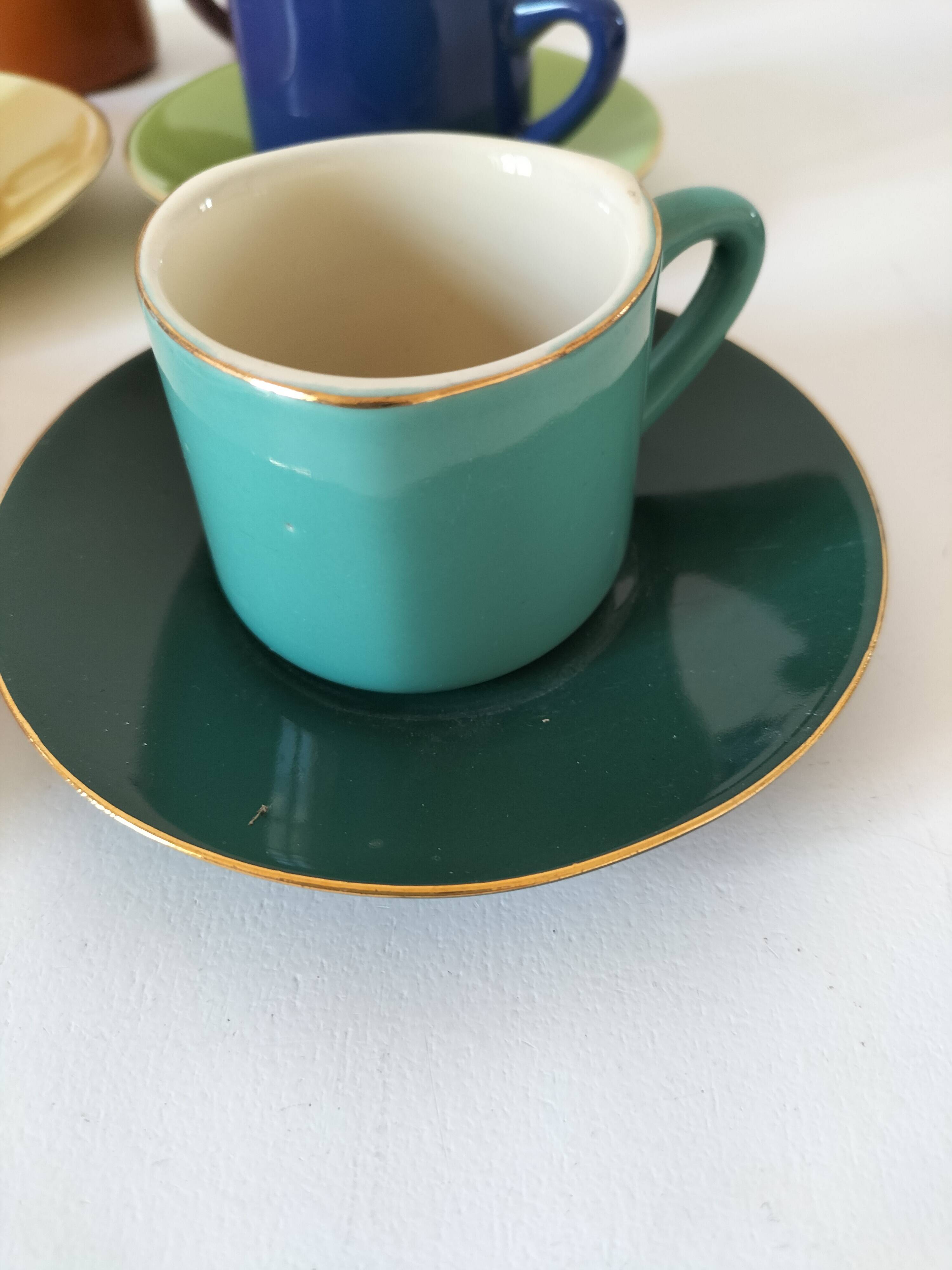 Vintage multicoloured triangular espresso set