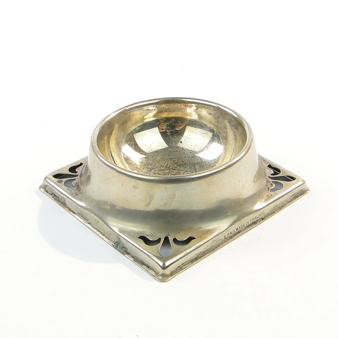 Art Deco salt shaker, silver-plated brass, United Kingdom, 1950s
