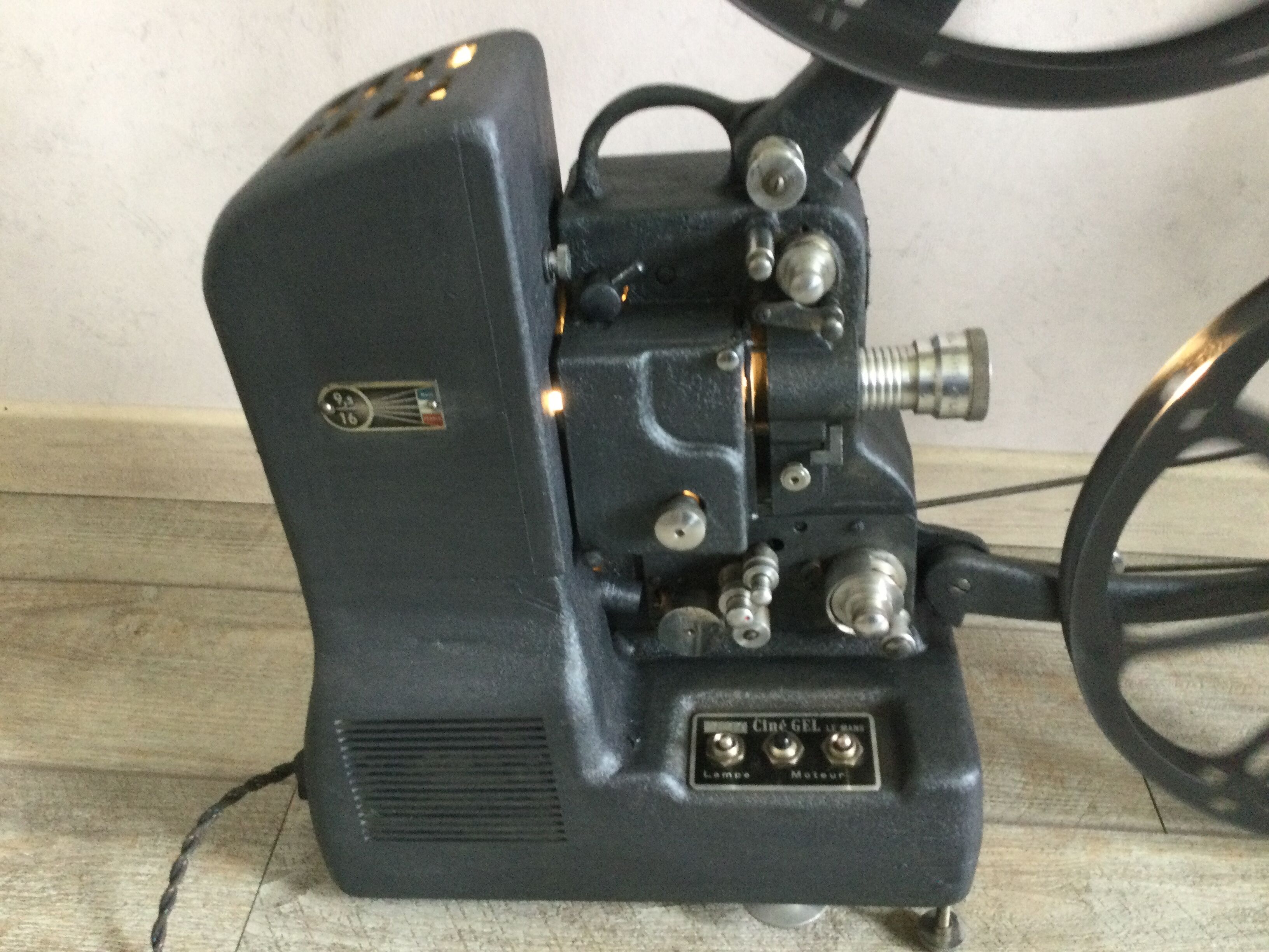 50s/60s movie projector