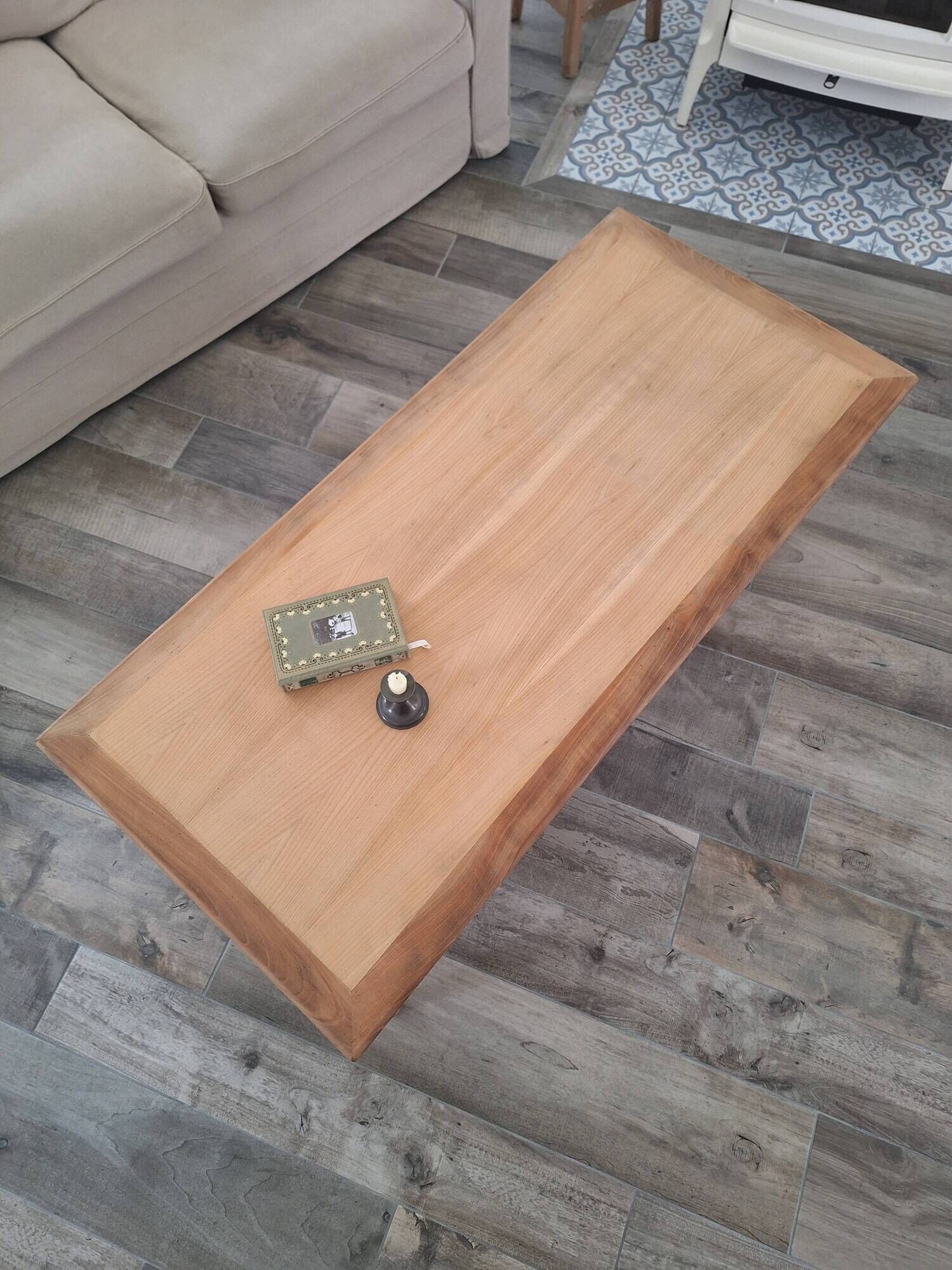 Farmhouse coffee table country style