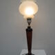 Lampe de table style art déco en bois de couleur noyer